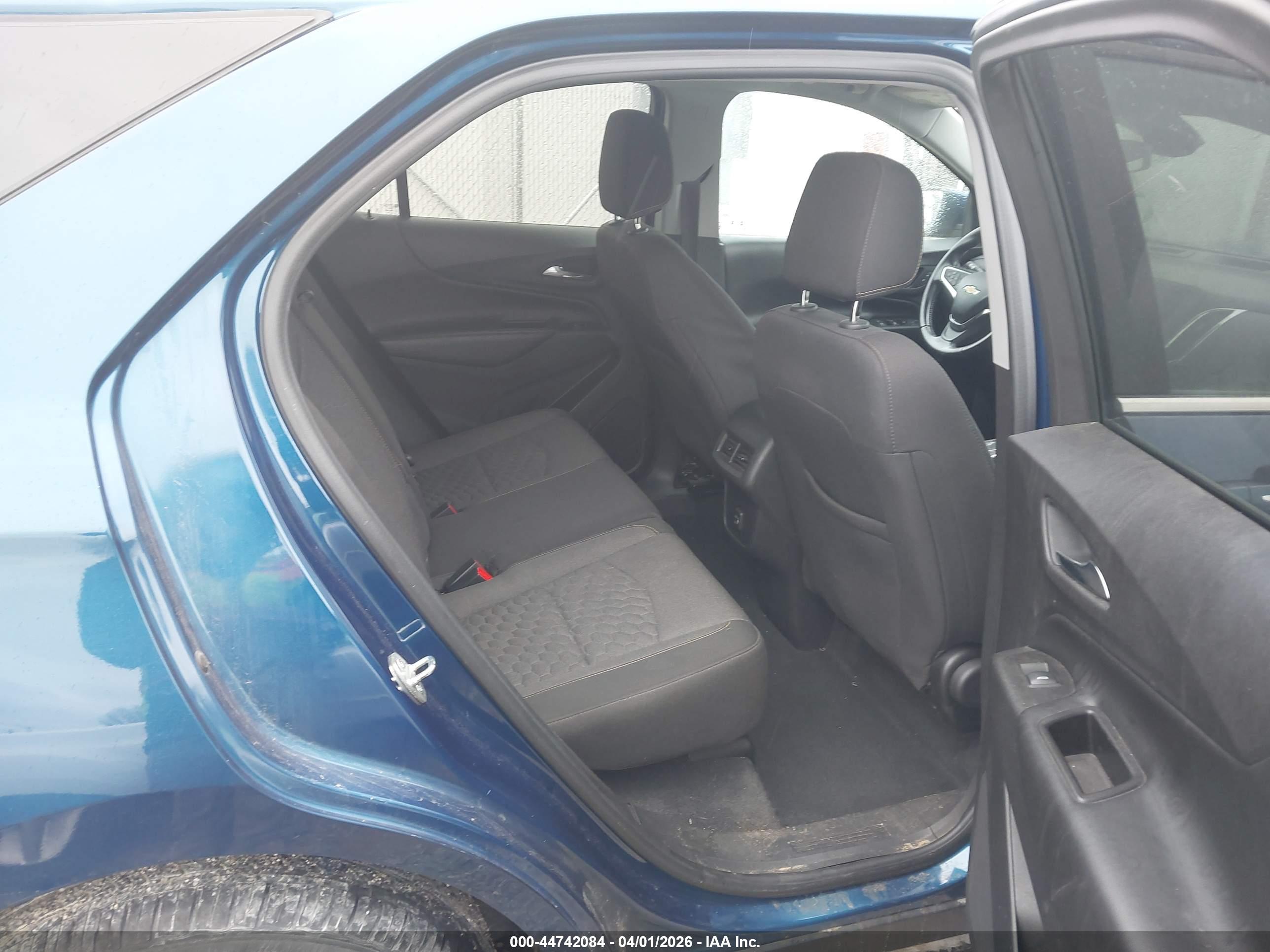 CHEVROLET EQUINOX image 8