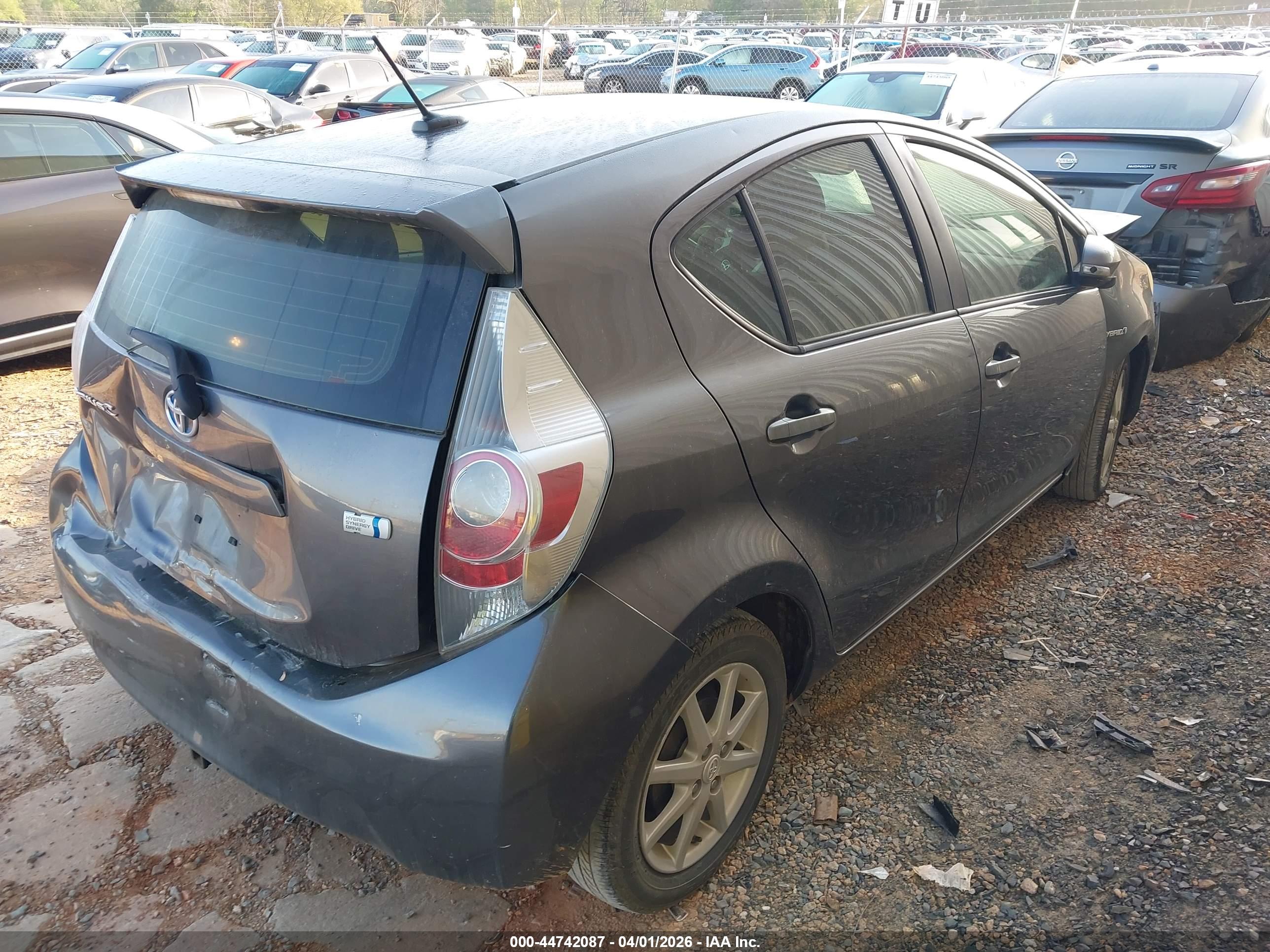 TOYOTA PRIUS image 4