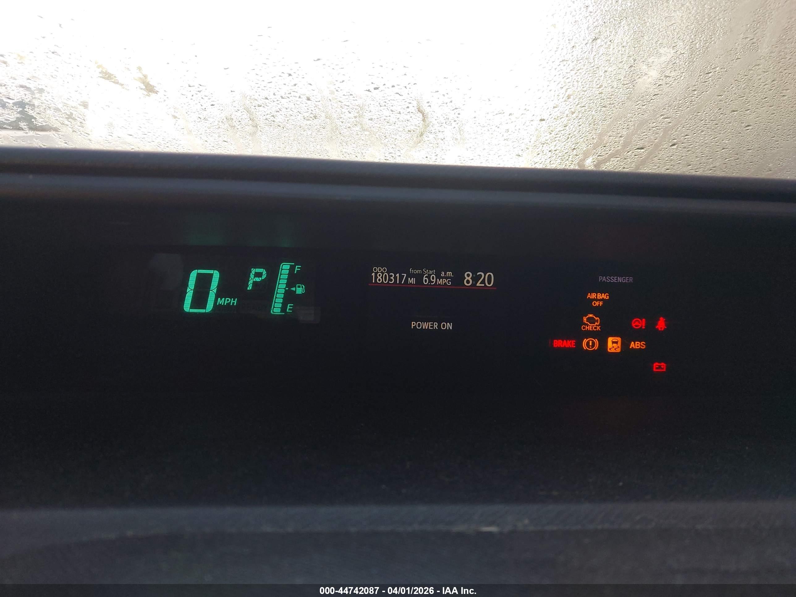 TOYOTA PRIUS image 7