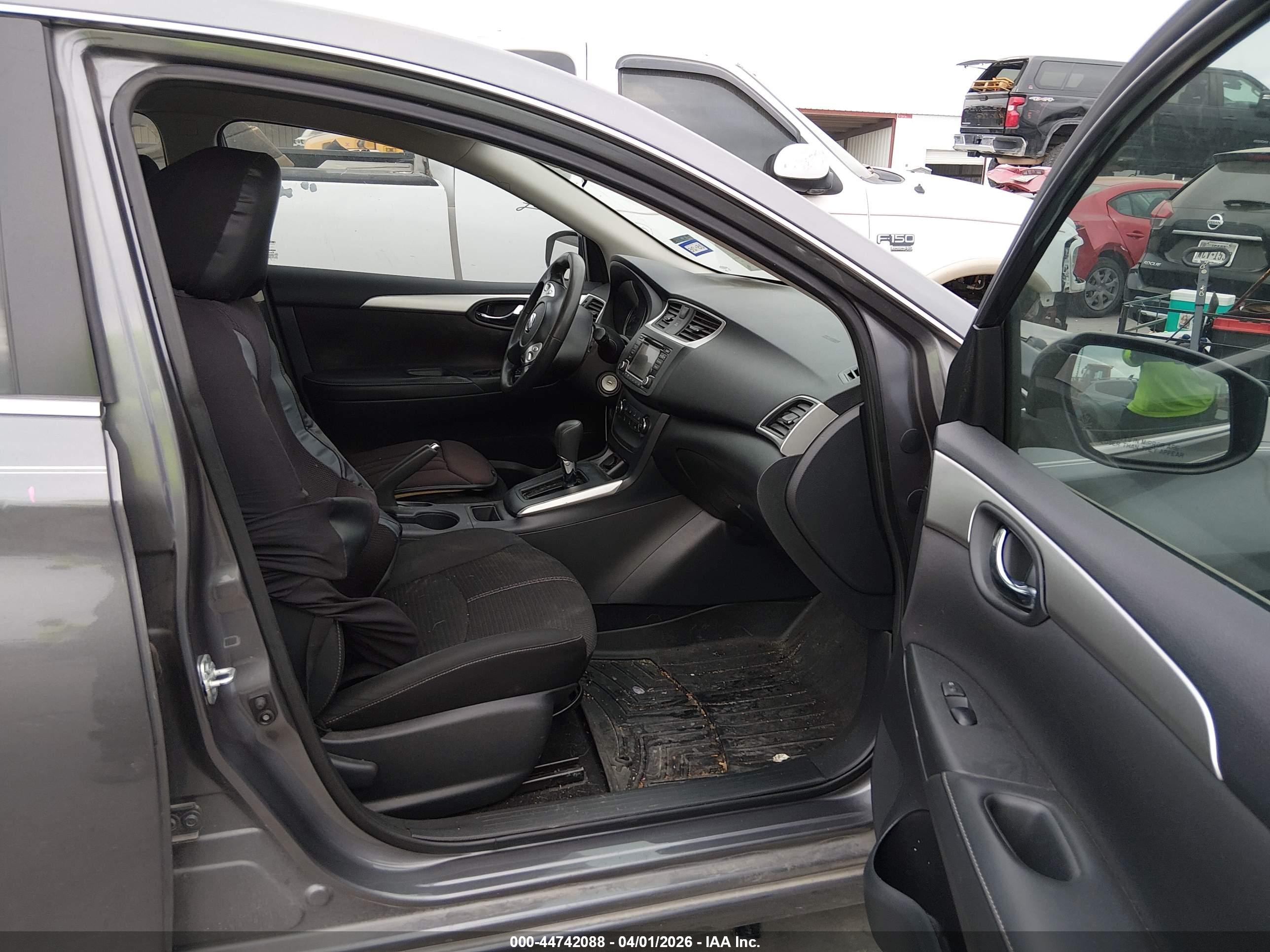NISSAN SENTRA image 5