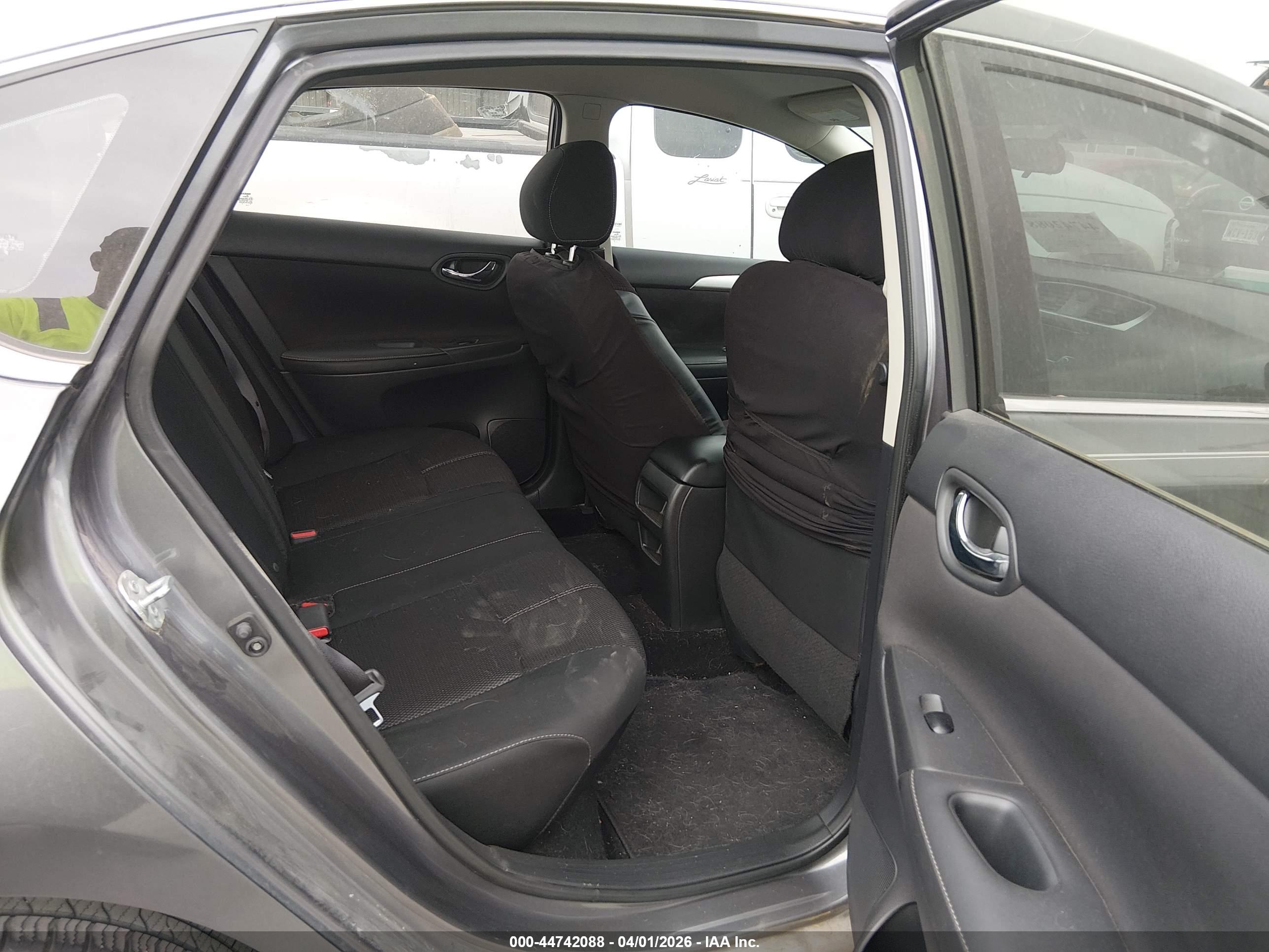 NISSAN SENTRA image 8