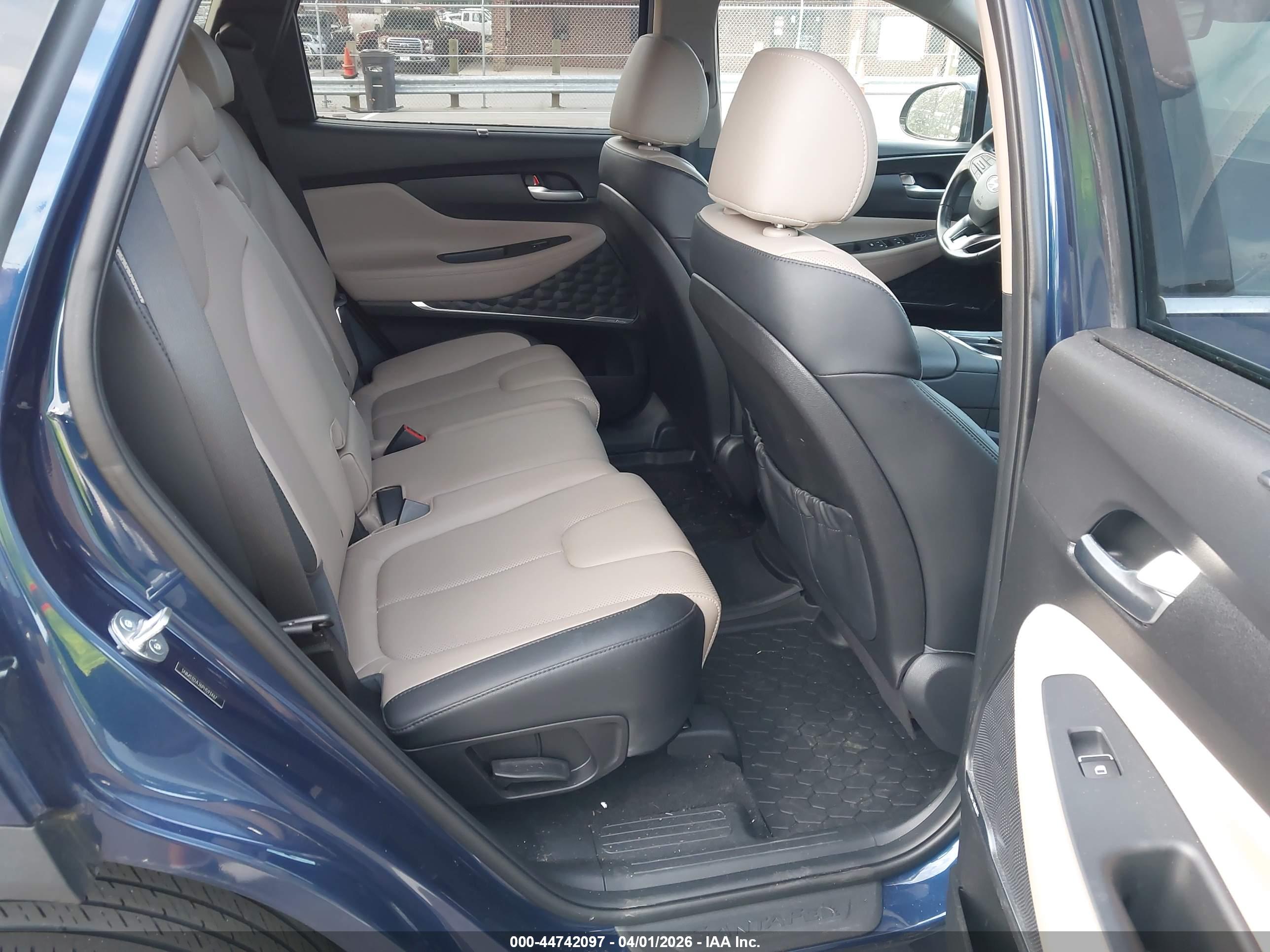 HYUNDAI SANTA image 8