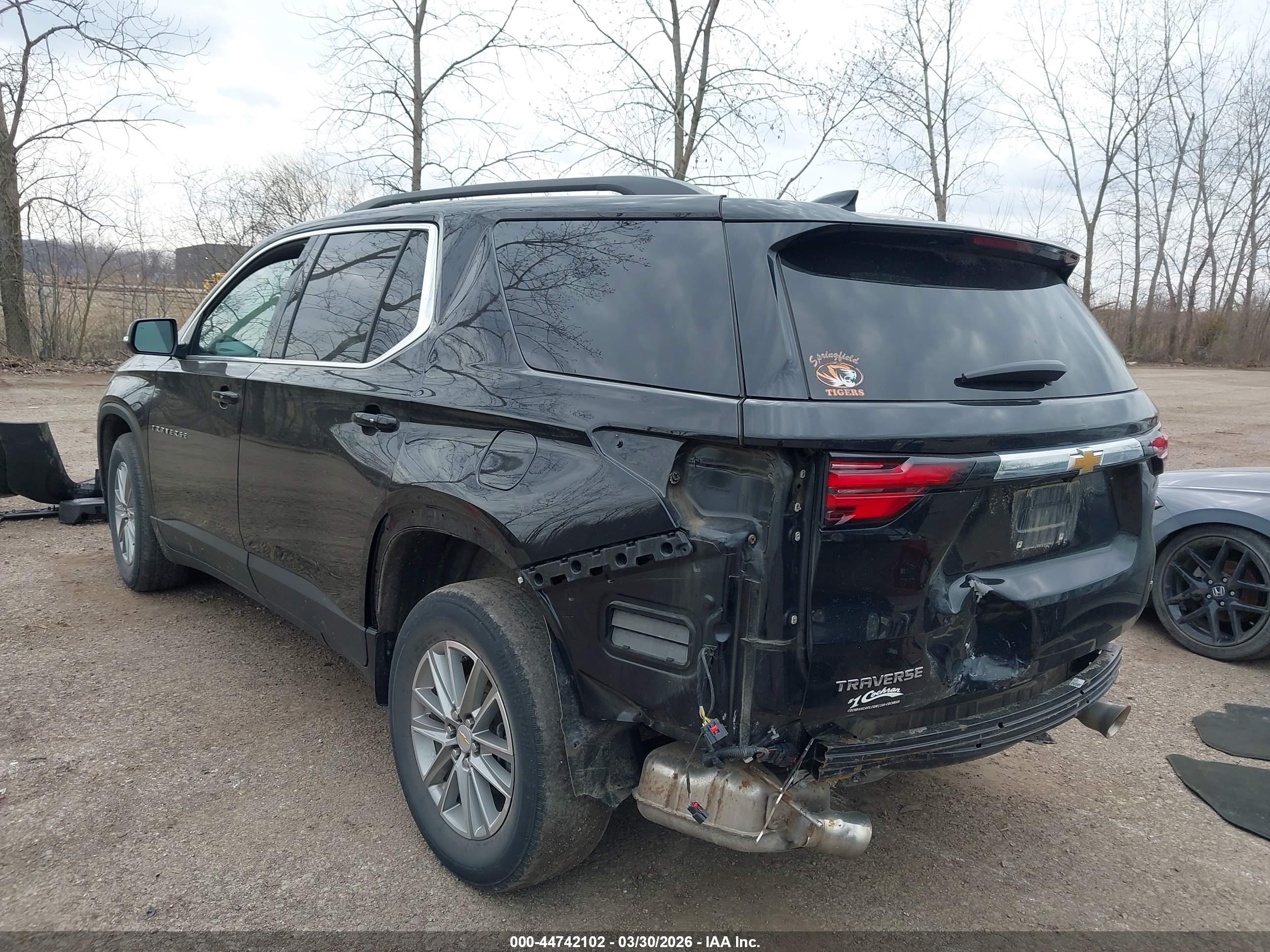 CHEVROLET TRAVERSE image 3