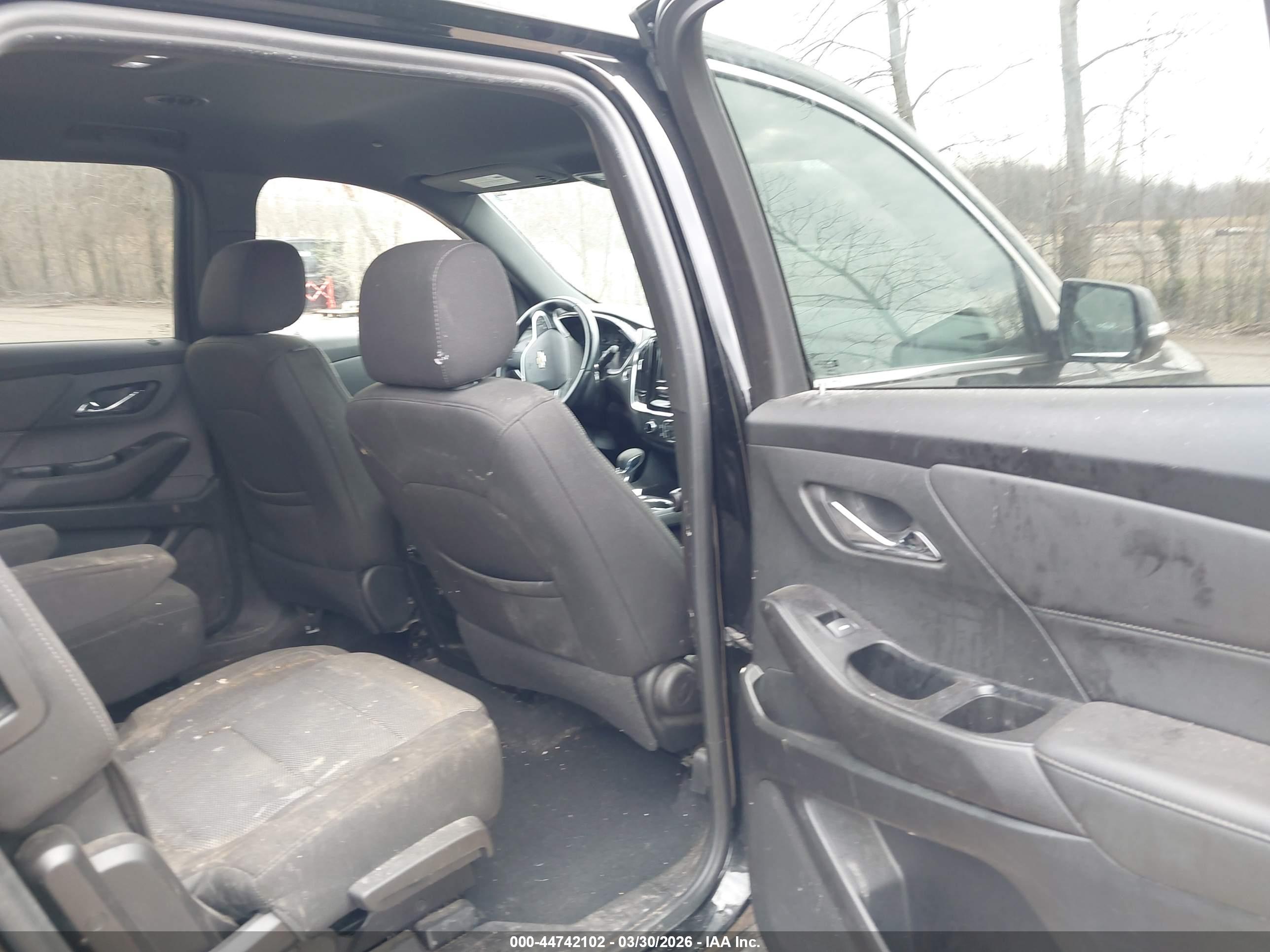 CHEVROLET TRAVERSE image 8