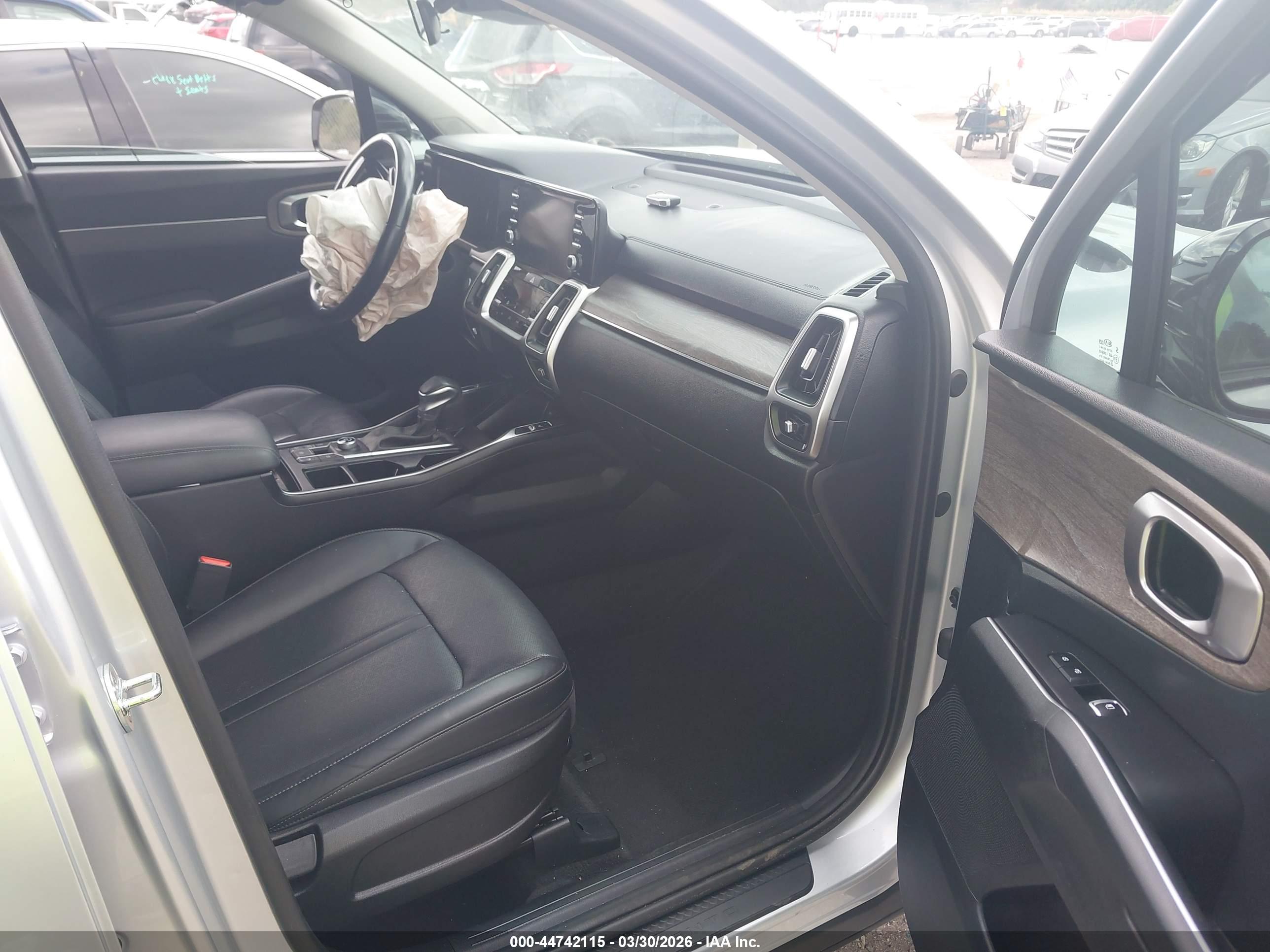 KIA SORENTO image 5