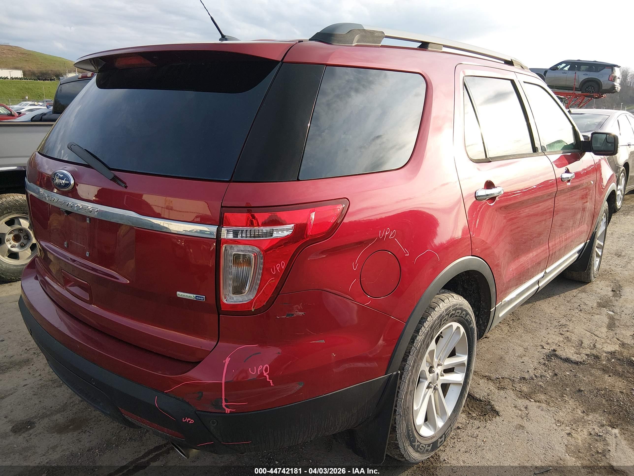 FORD EXPLORER image 4
