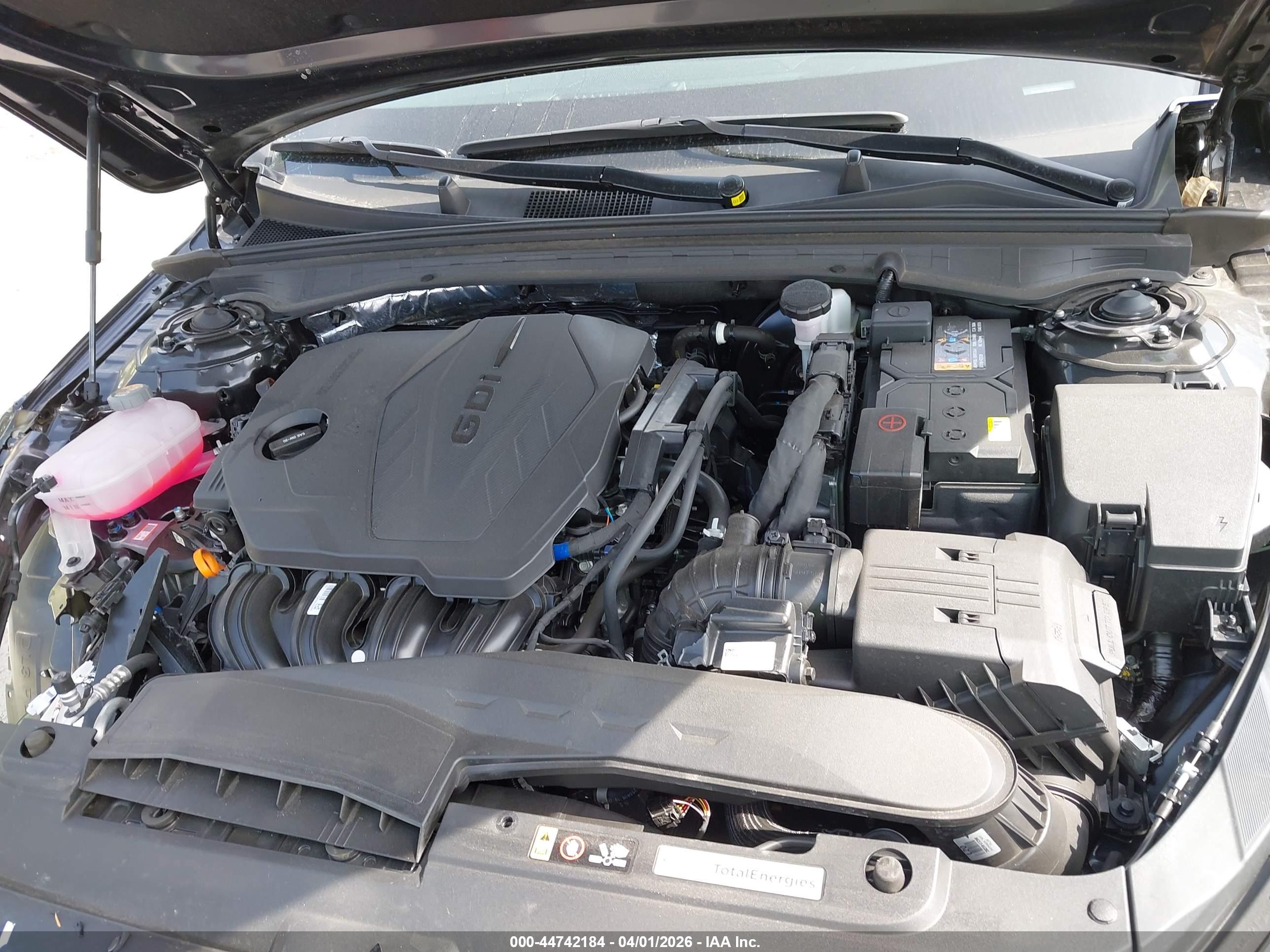 KIA K5 image 10