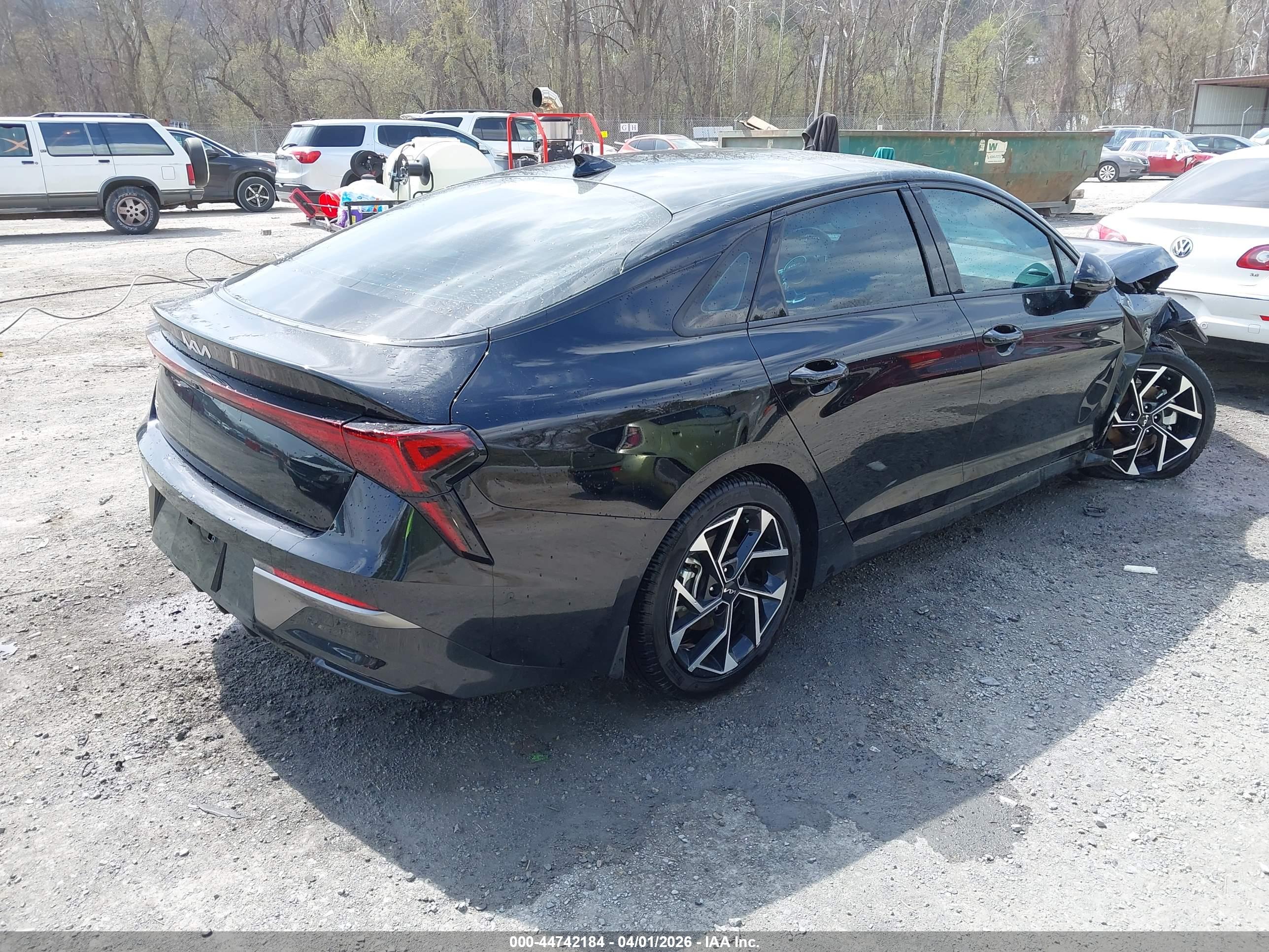 KIA K5 image 4