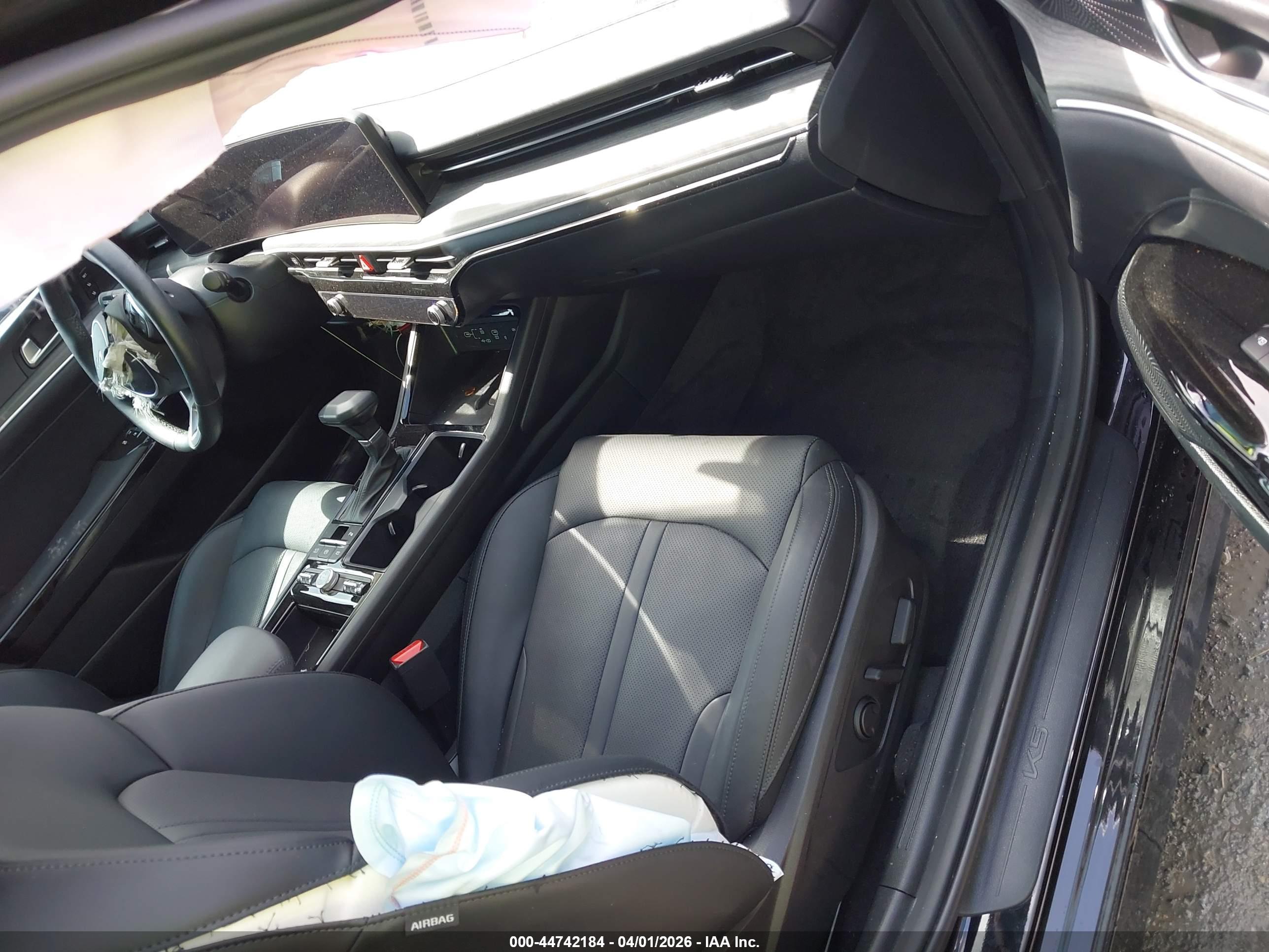 KIA K5 image 5