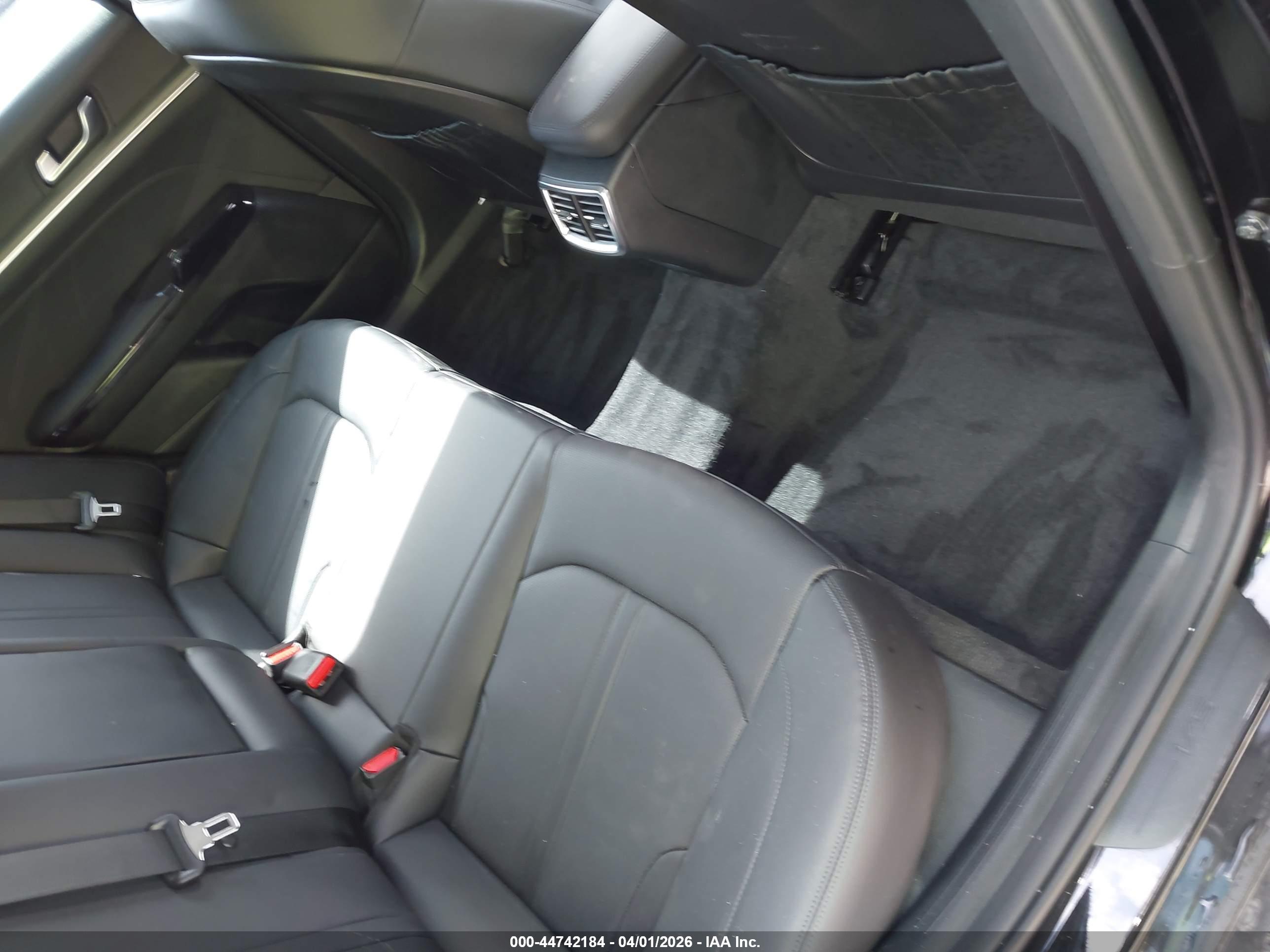 KIA K5 image 8