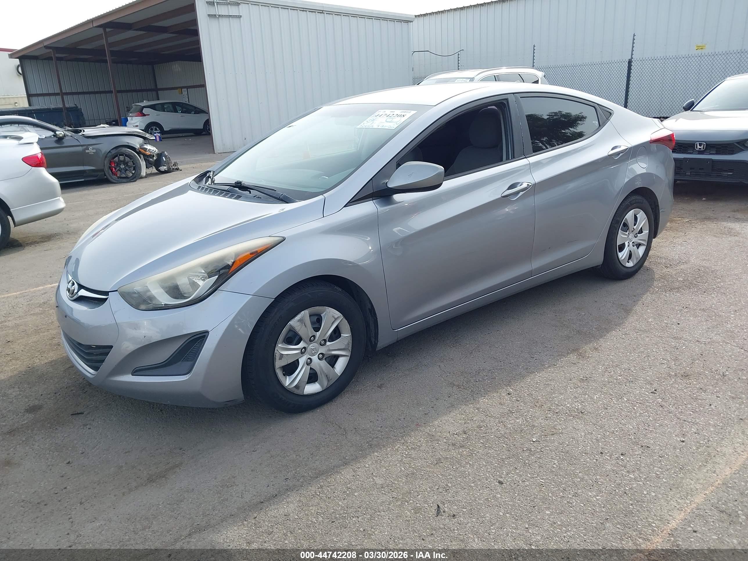 HYUNDAI ELANTRA image 2