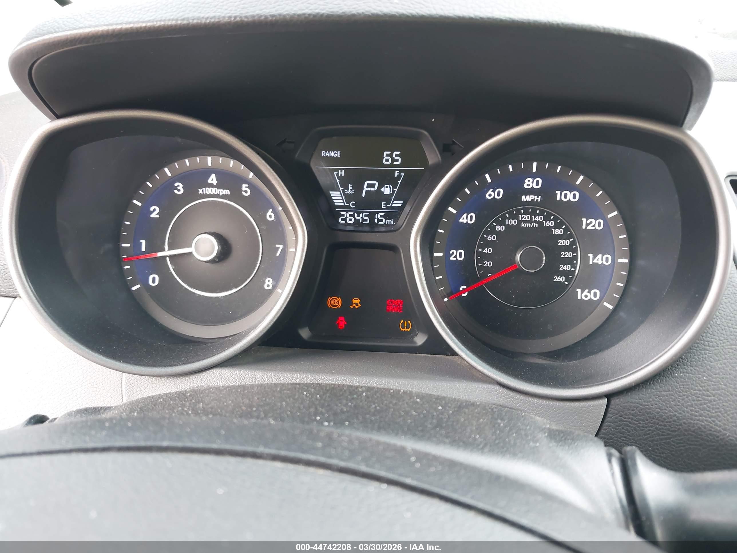 HYUNDAI ELANTRA image 7
