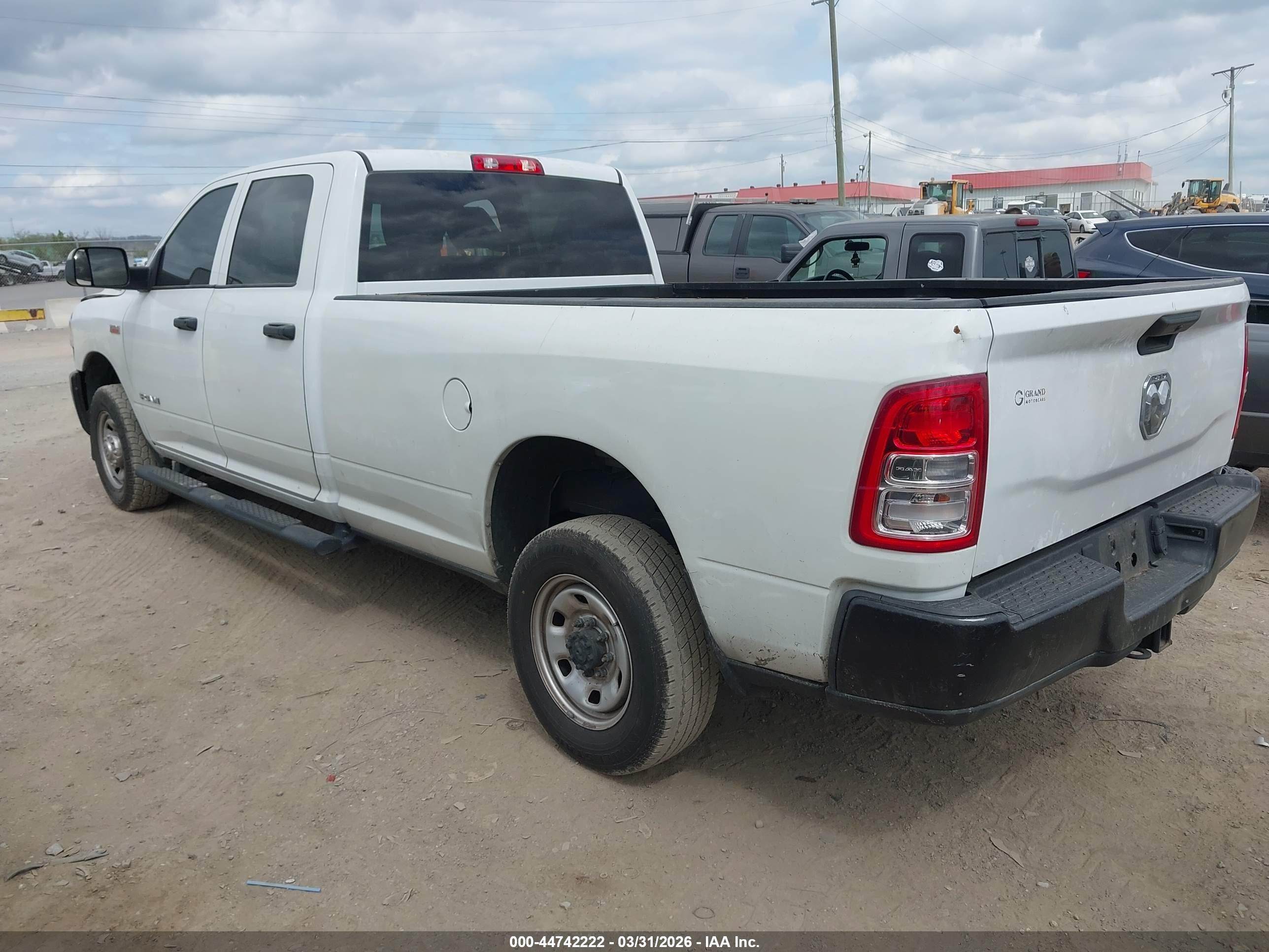 RAM 2500 image 3