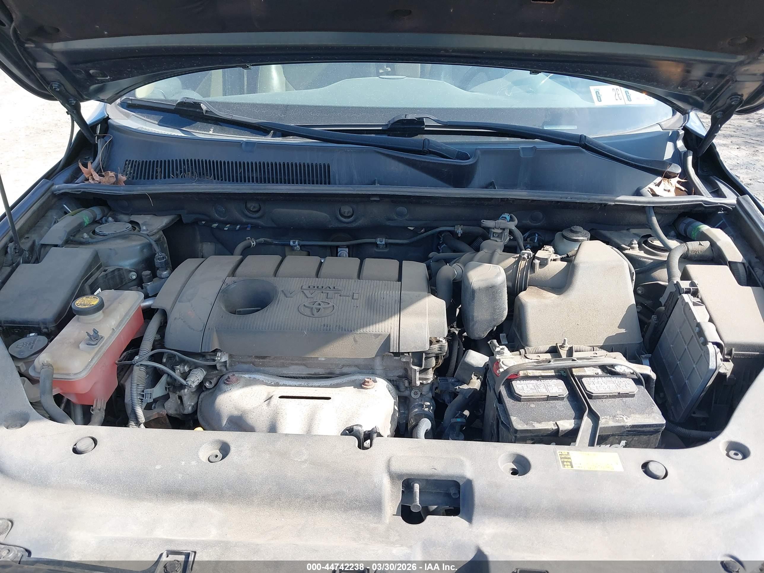 TOYOTA RAV4 image 10