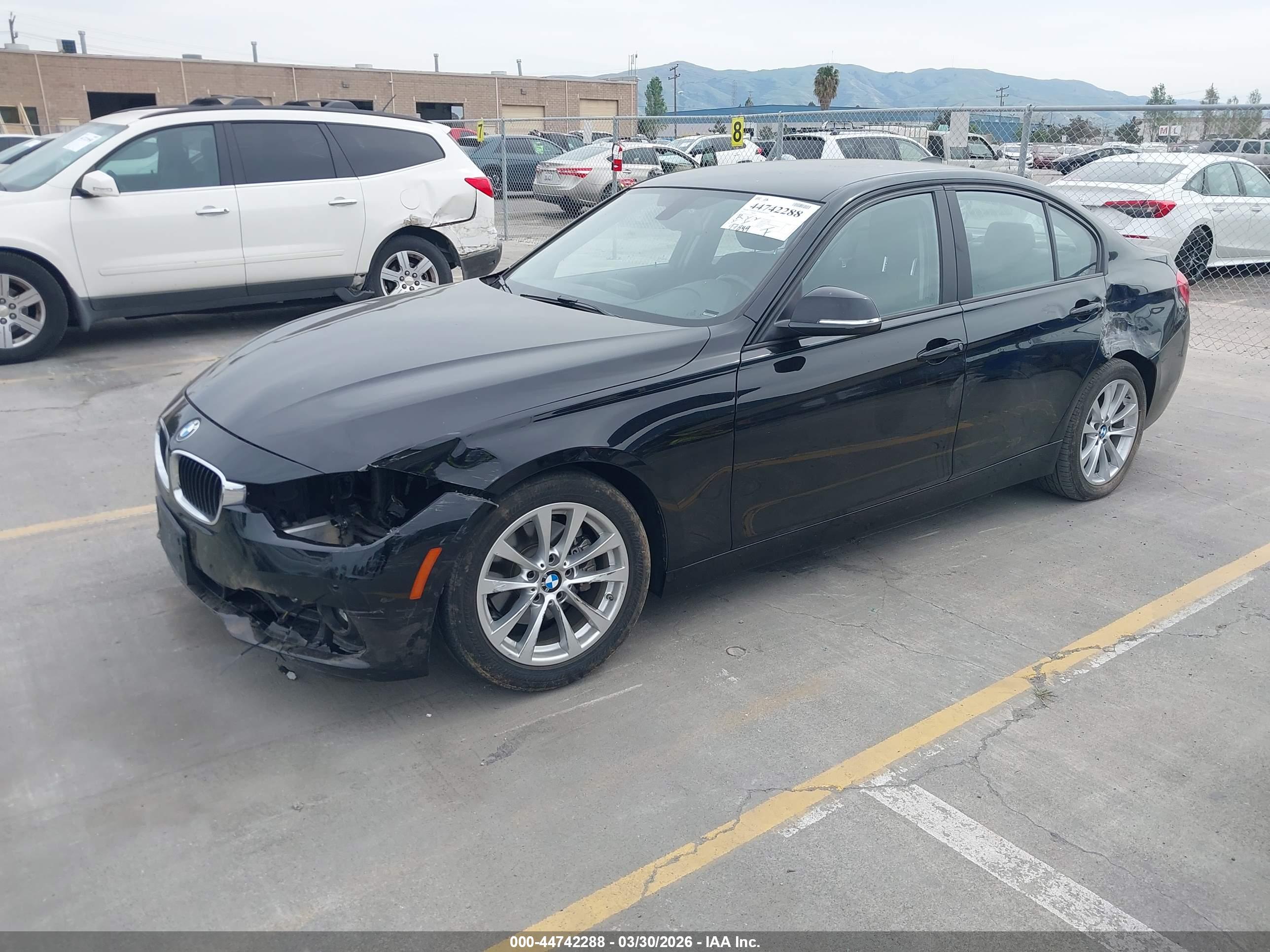 BMW 320I image 2