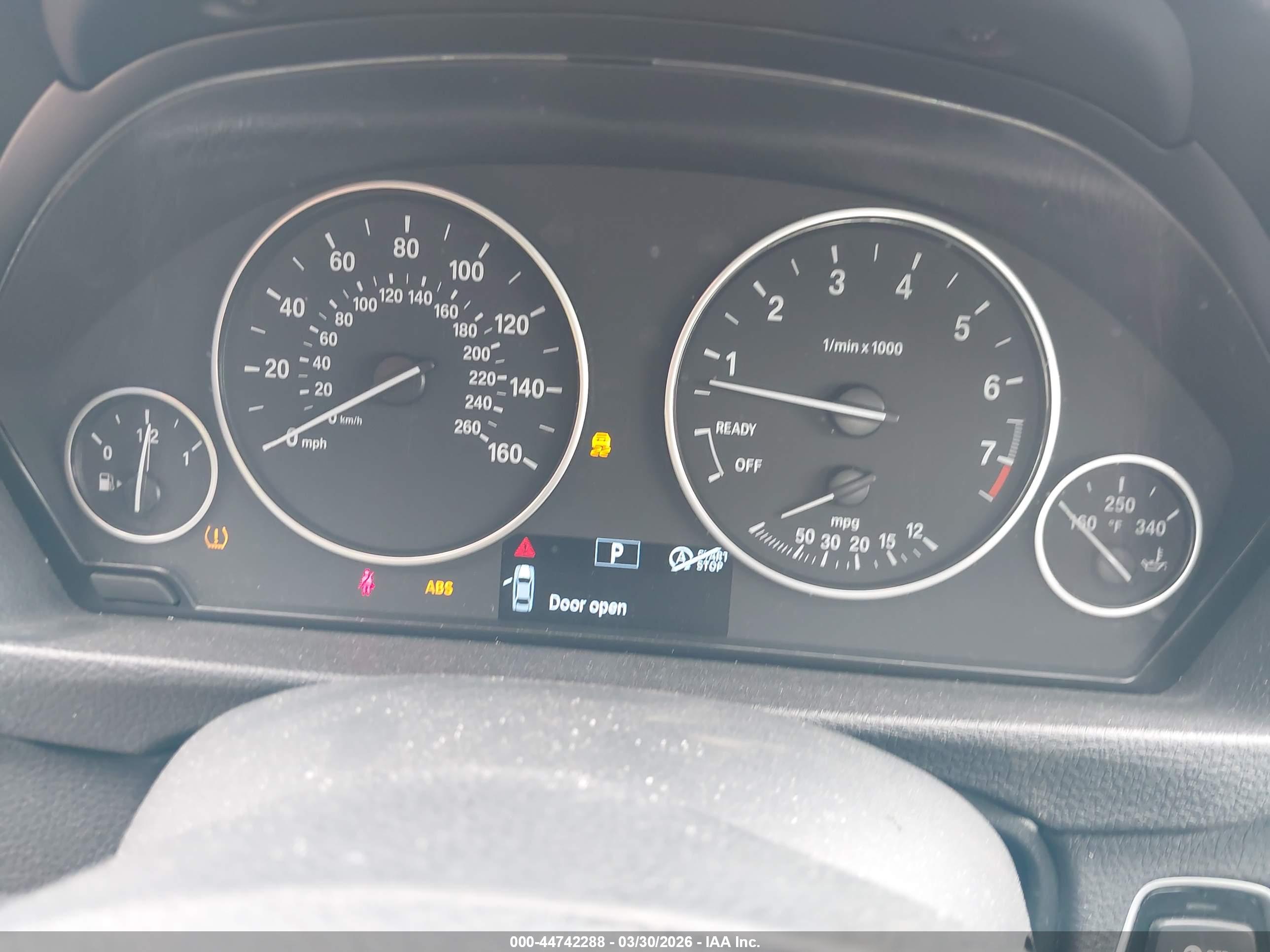 BMW 320I image 7