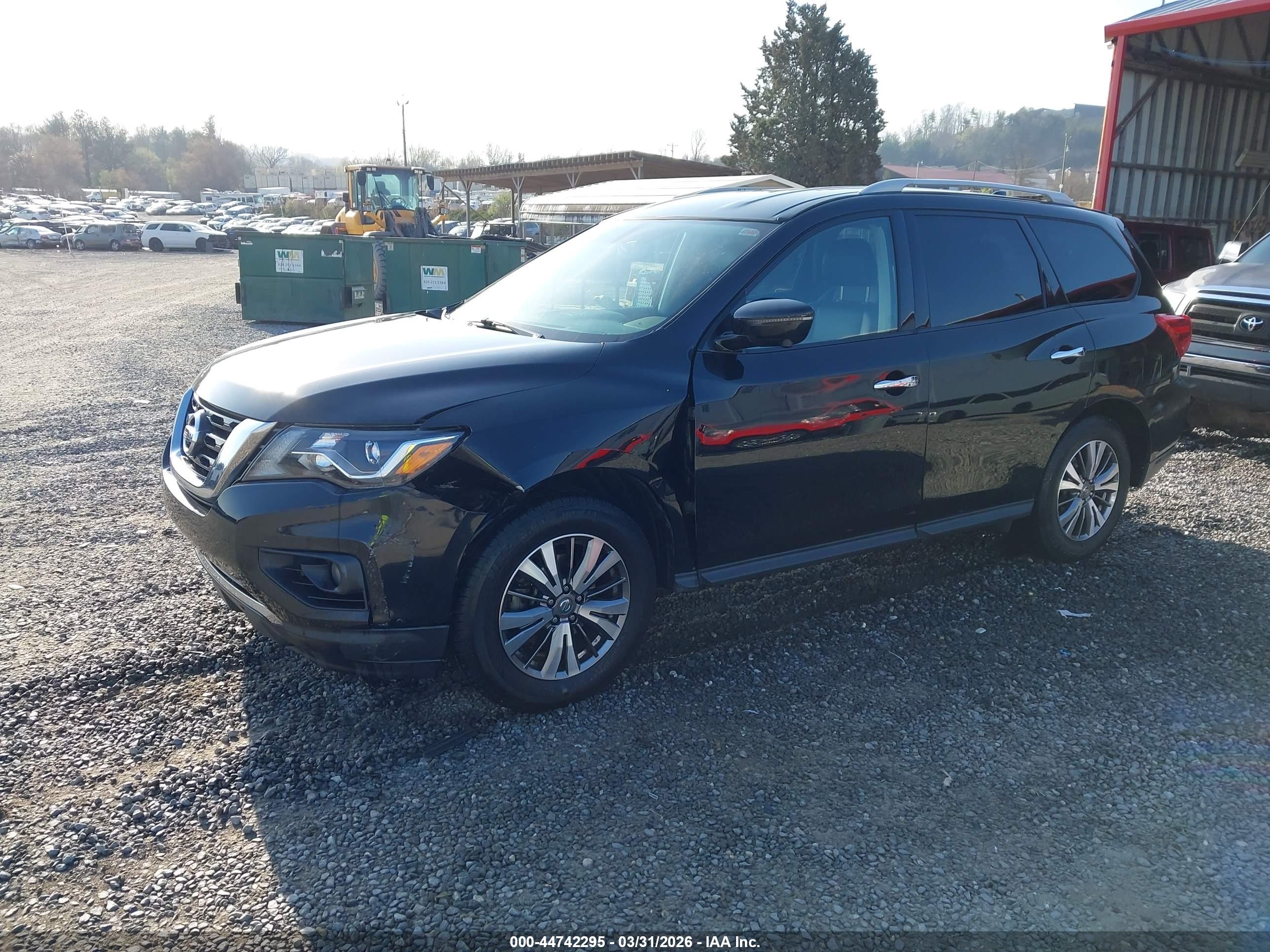 NISSAN PATHFINDER image 2