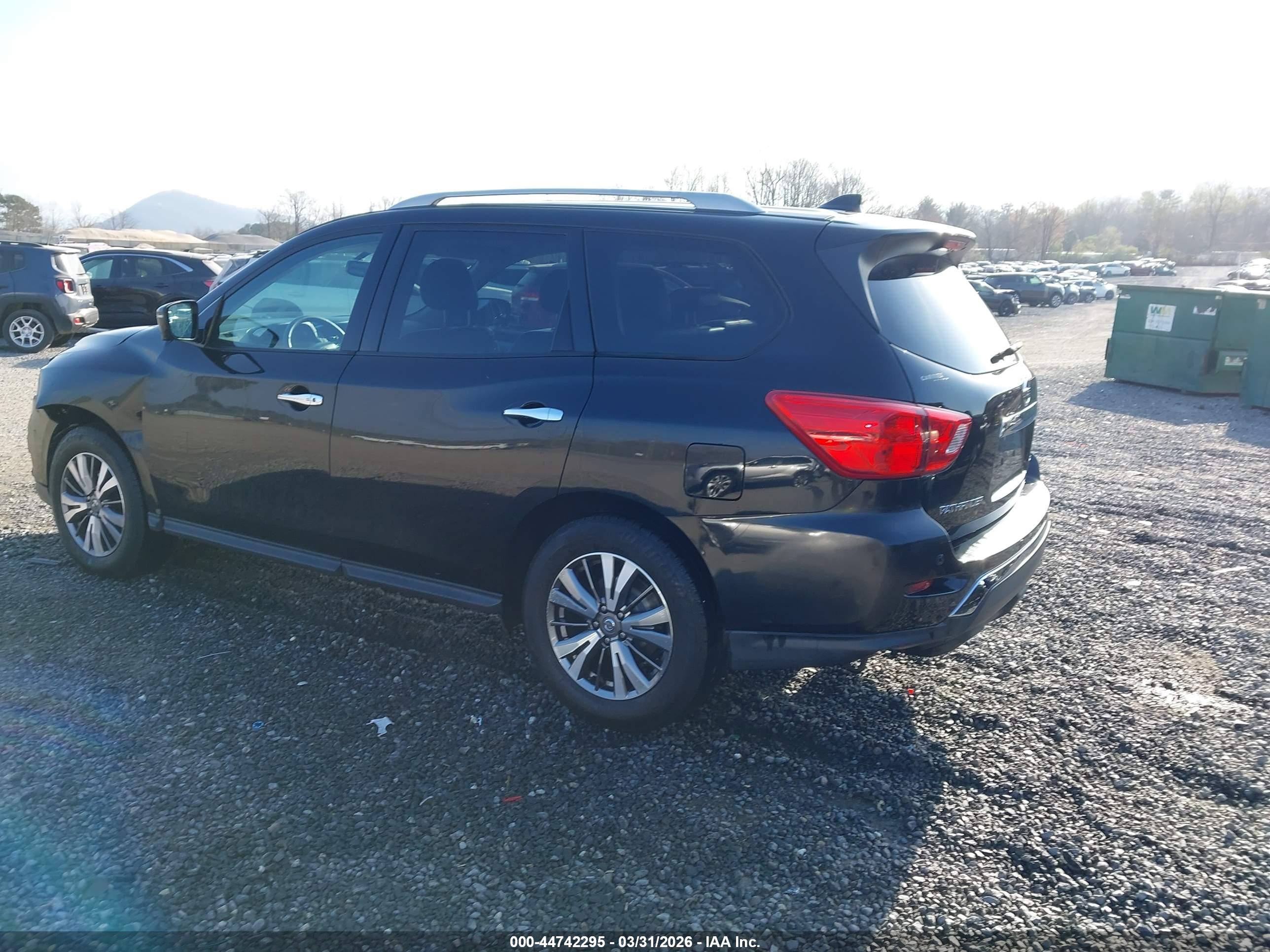 NISSAN PATHFINDER image 3