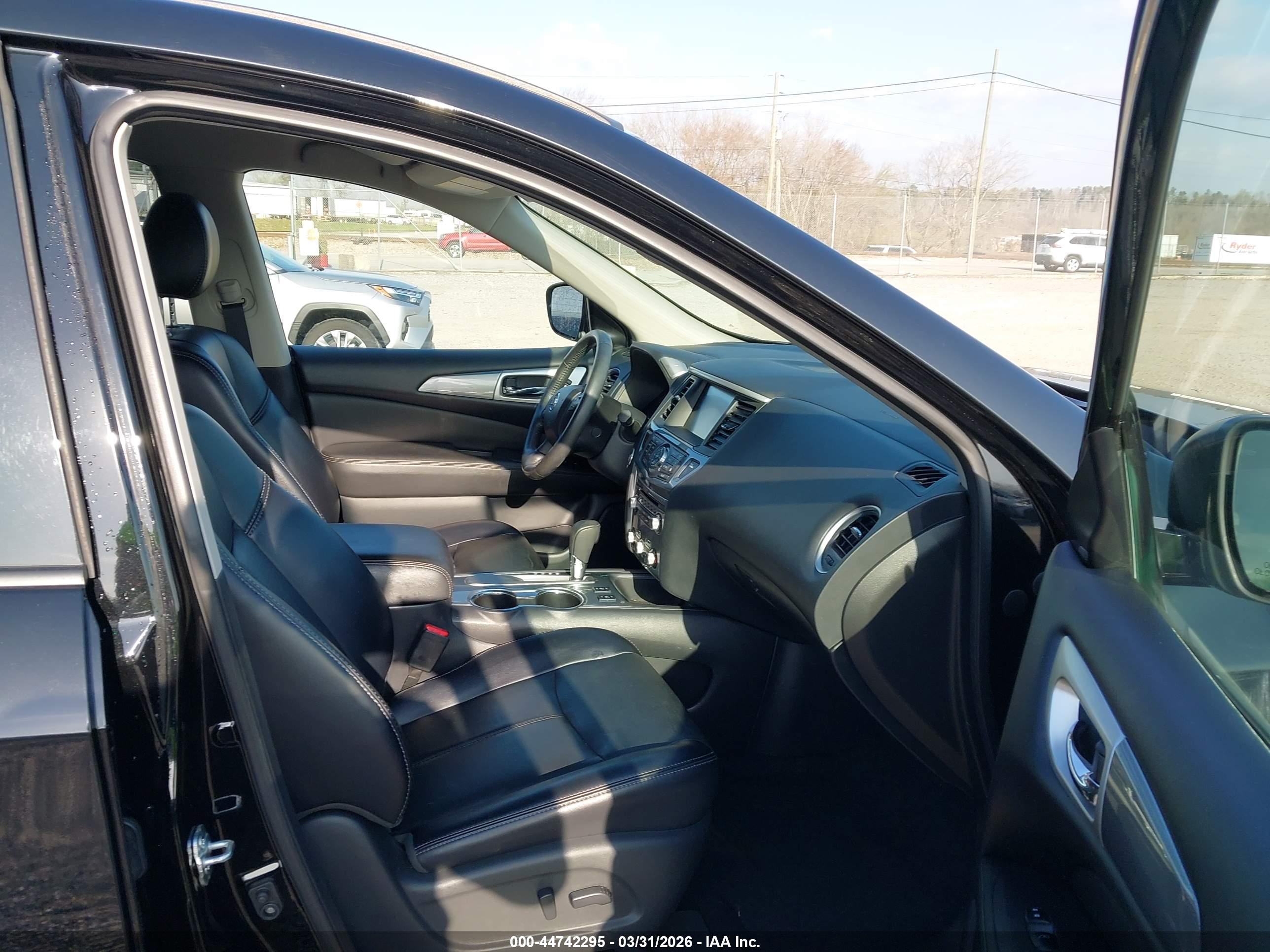 NISSAN PATHFINDER image 5