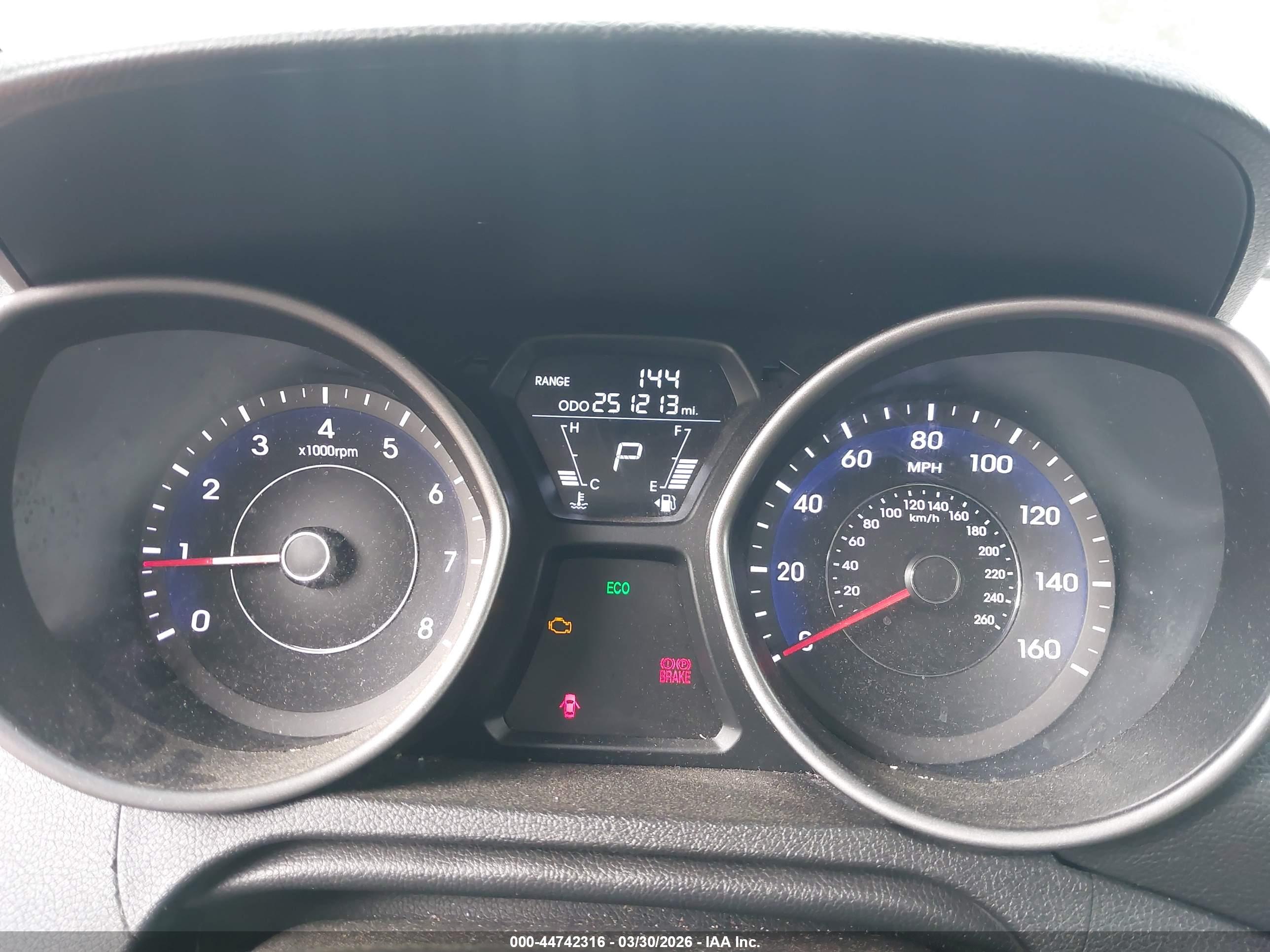 HYUNDAI ELANTRA image 7