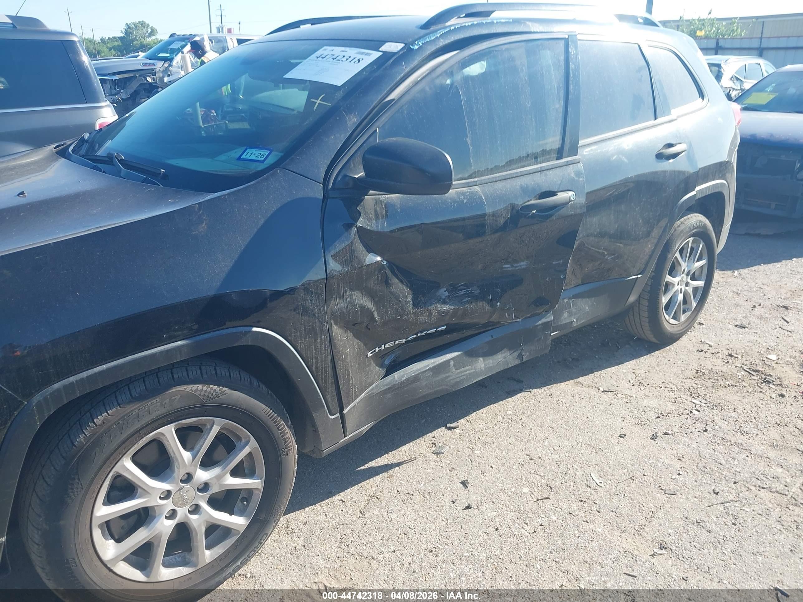 JEEP CHEROKEE image 6