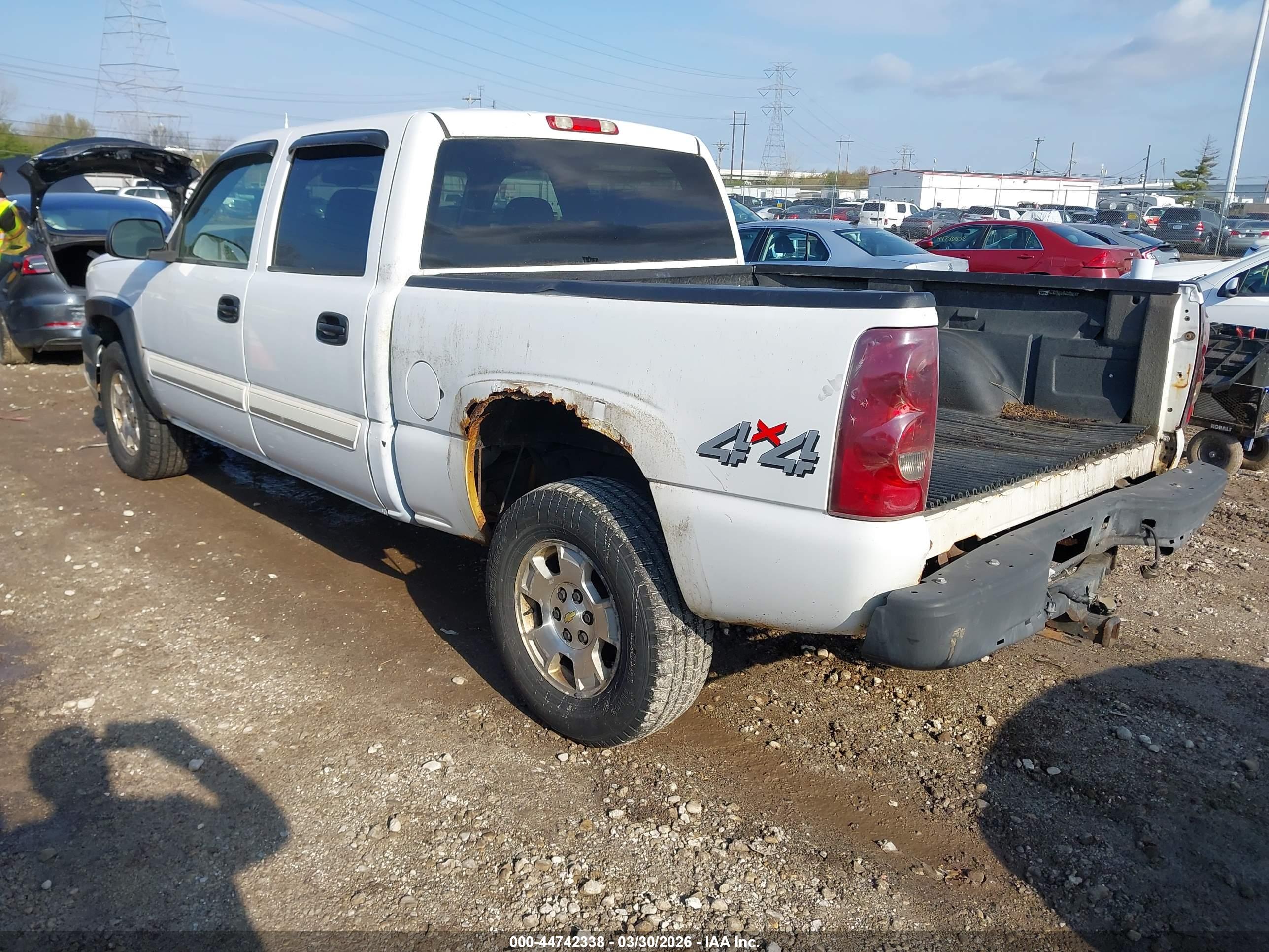 CHEVROLET SILVERADO image 3