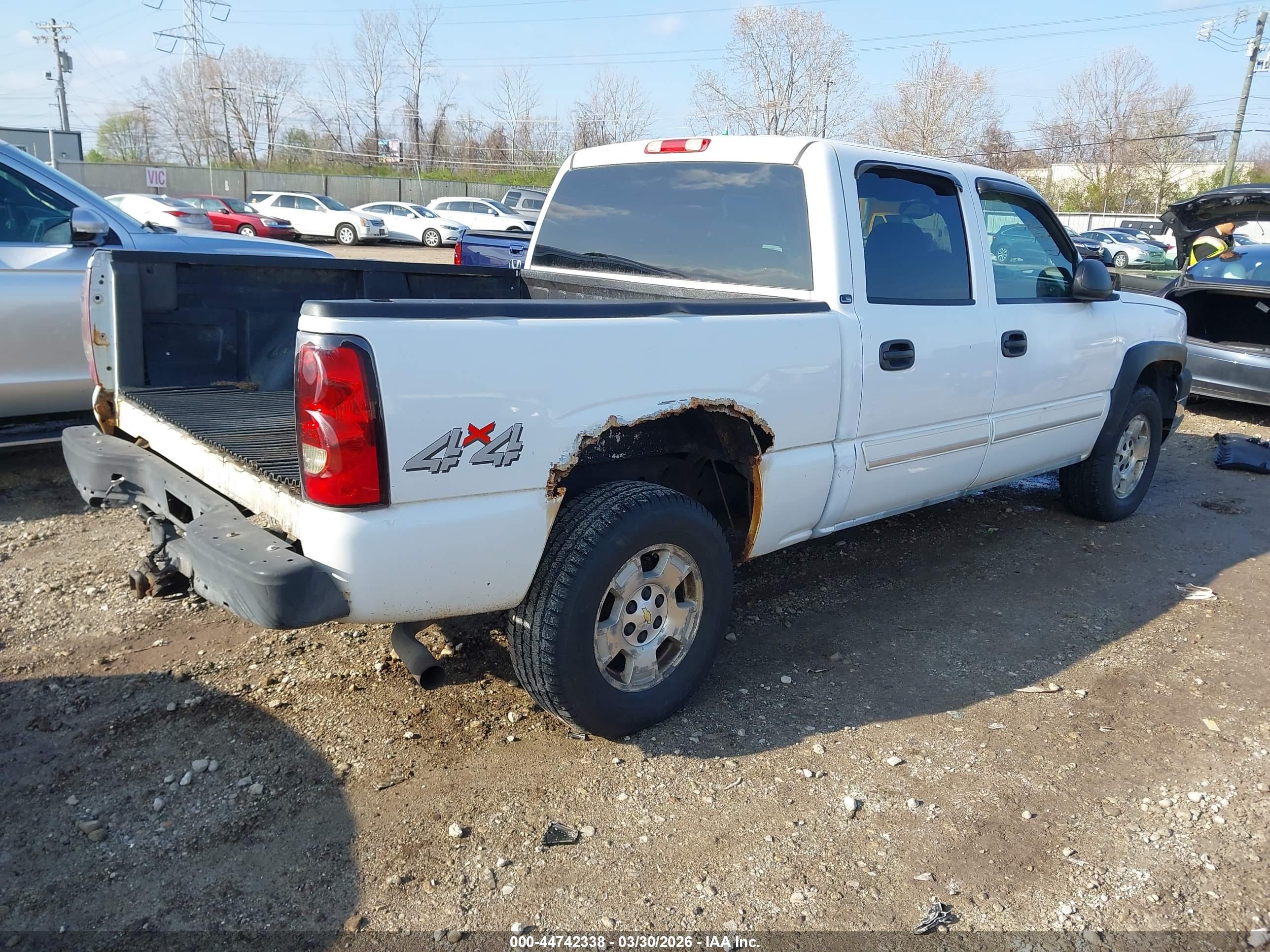 CHEVROLET SILVERADO image 4