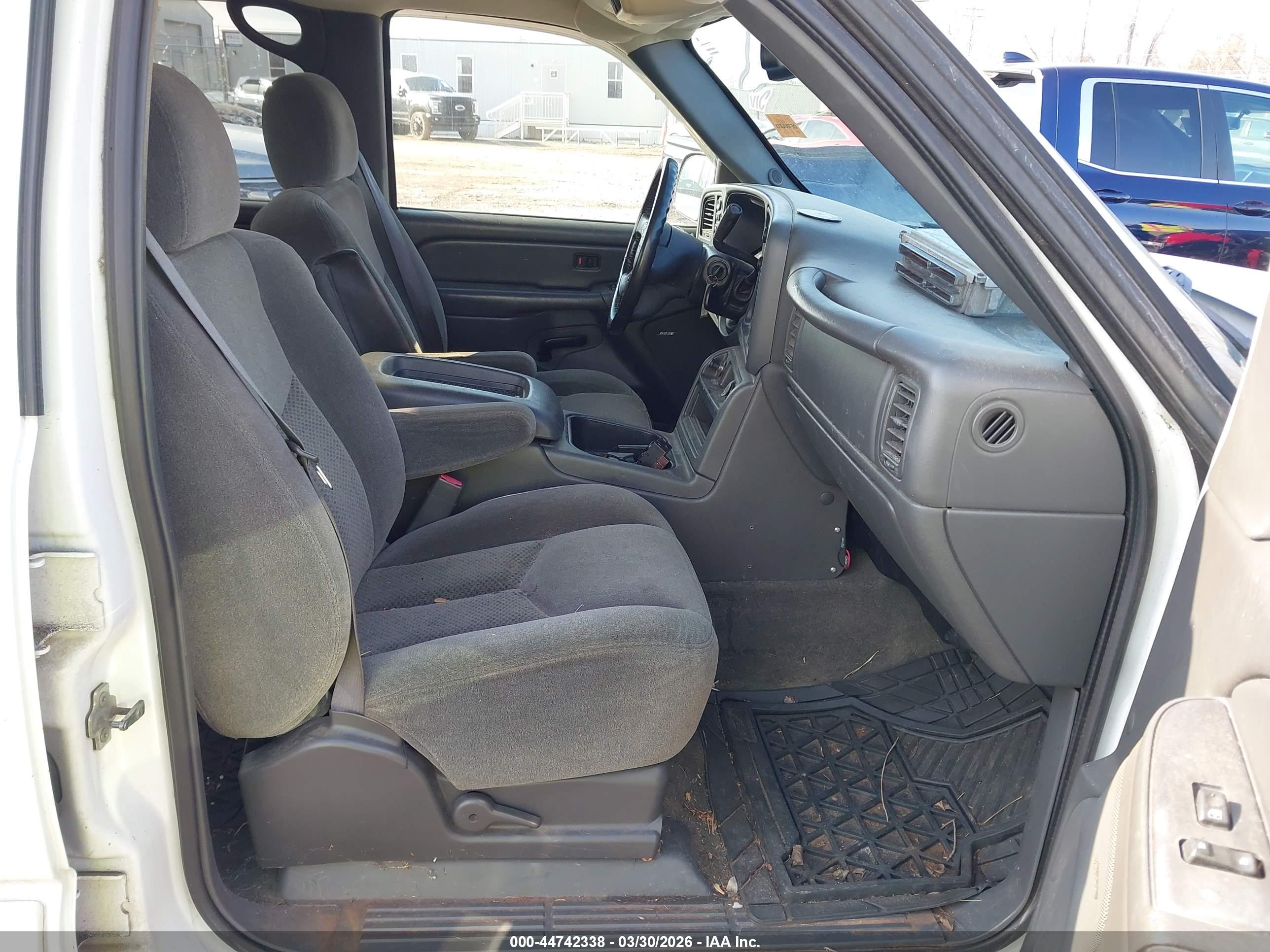 CHEVROLET SILVERADO image 5