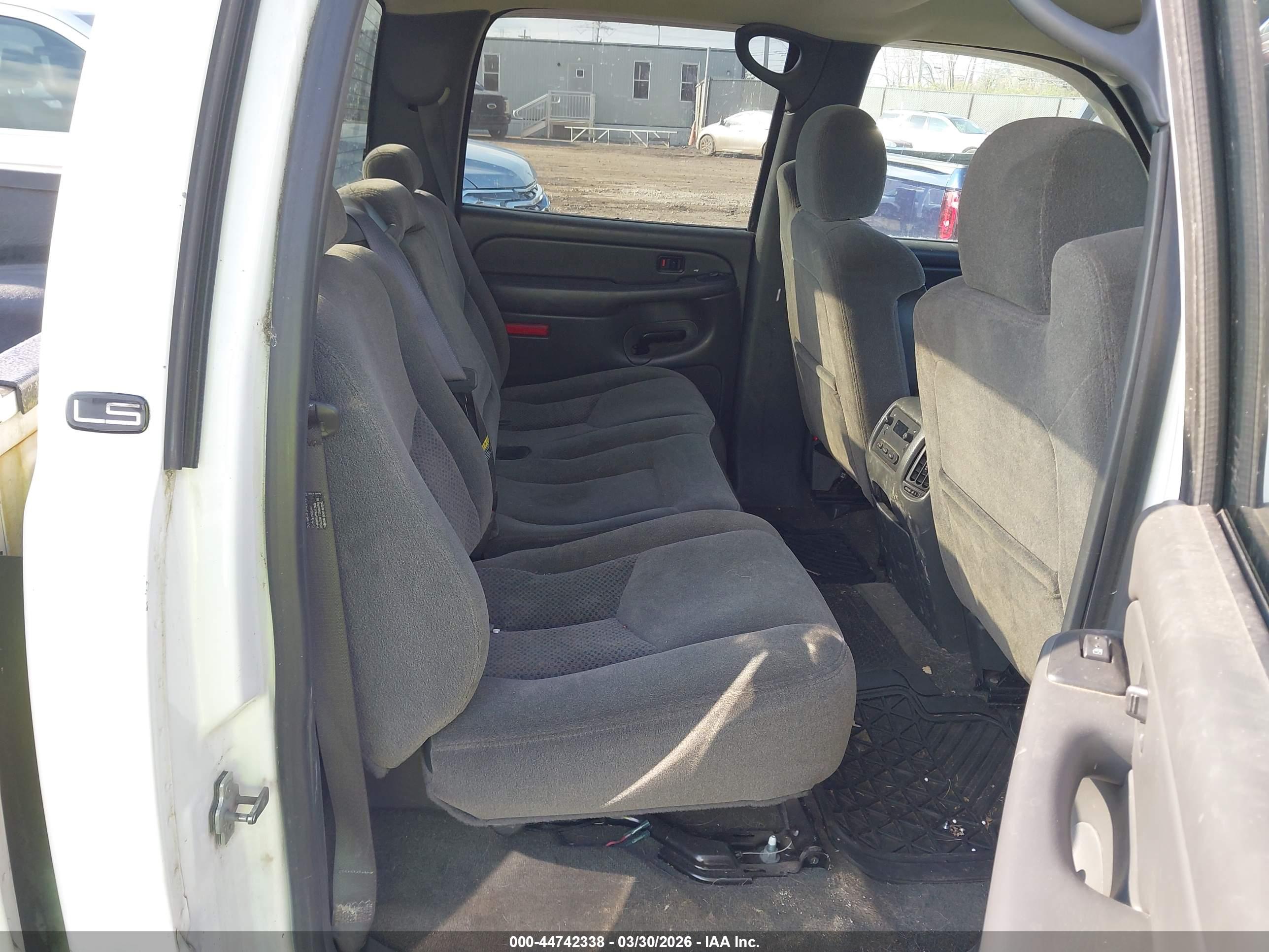 CHEVROLET SILVERADO image 8
