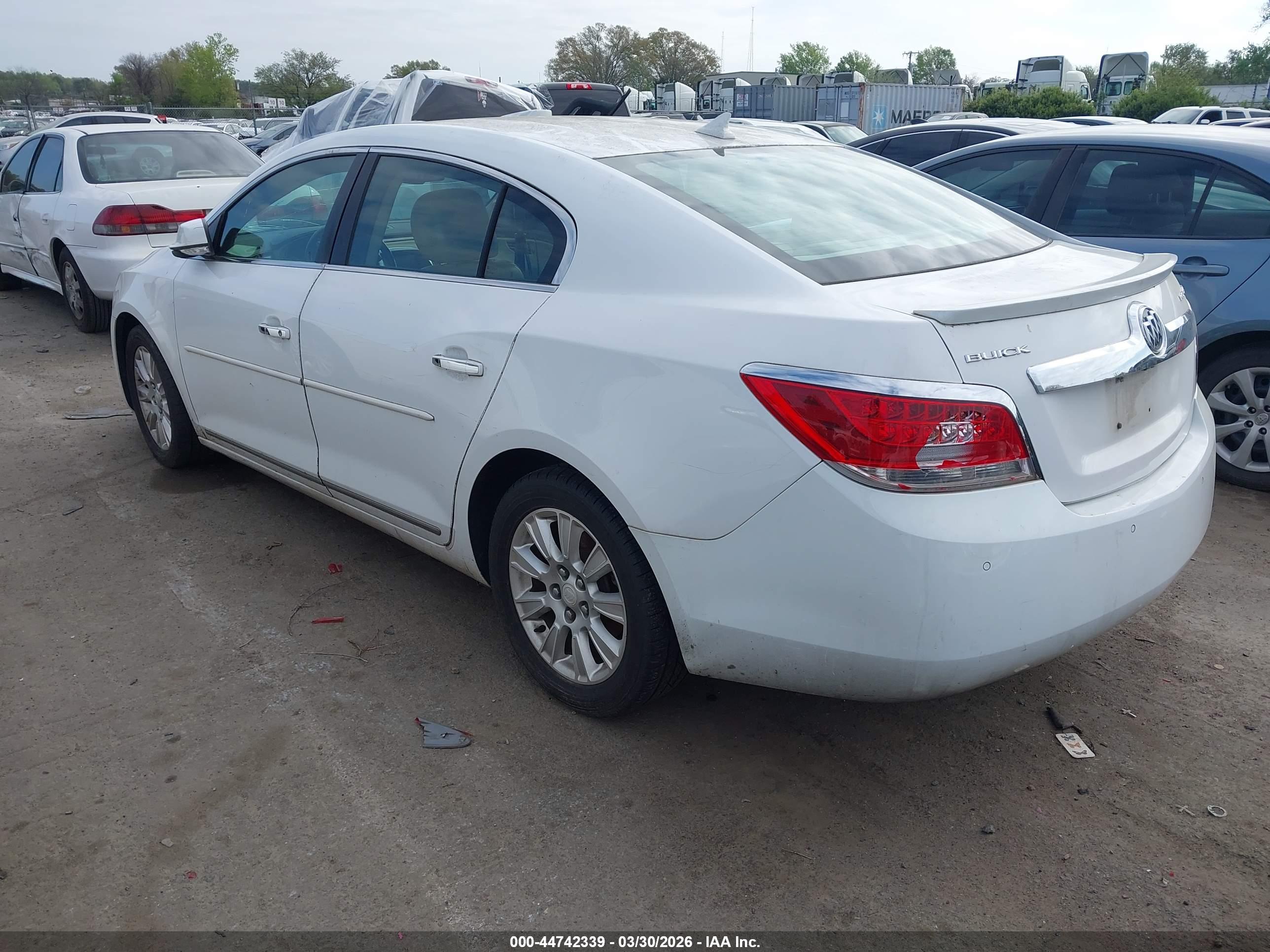 BUICK LACROSSE image 3