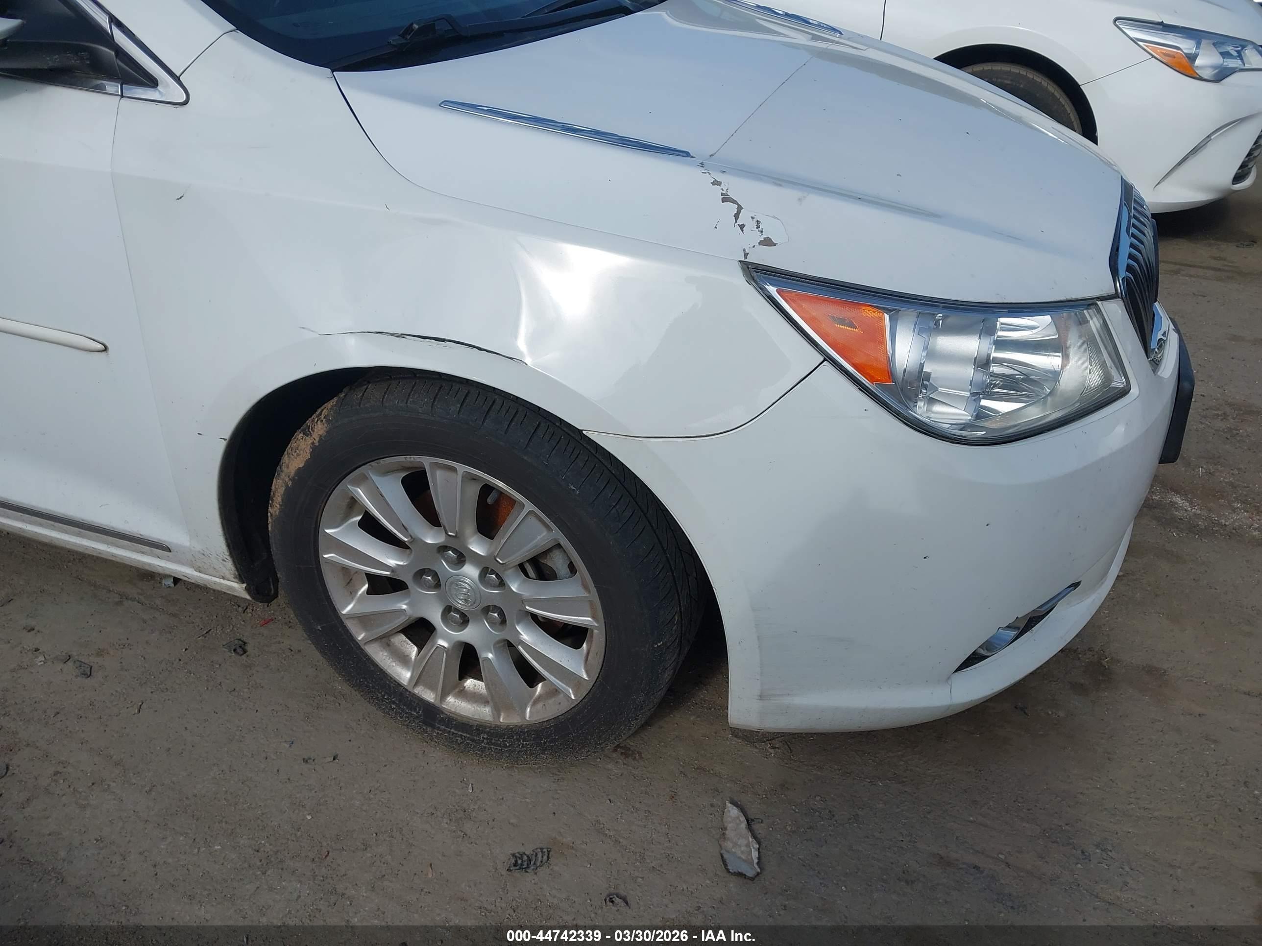 BUICK LACROSSE image 6