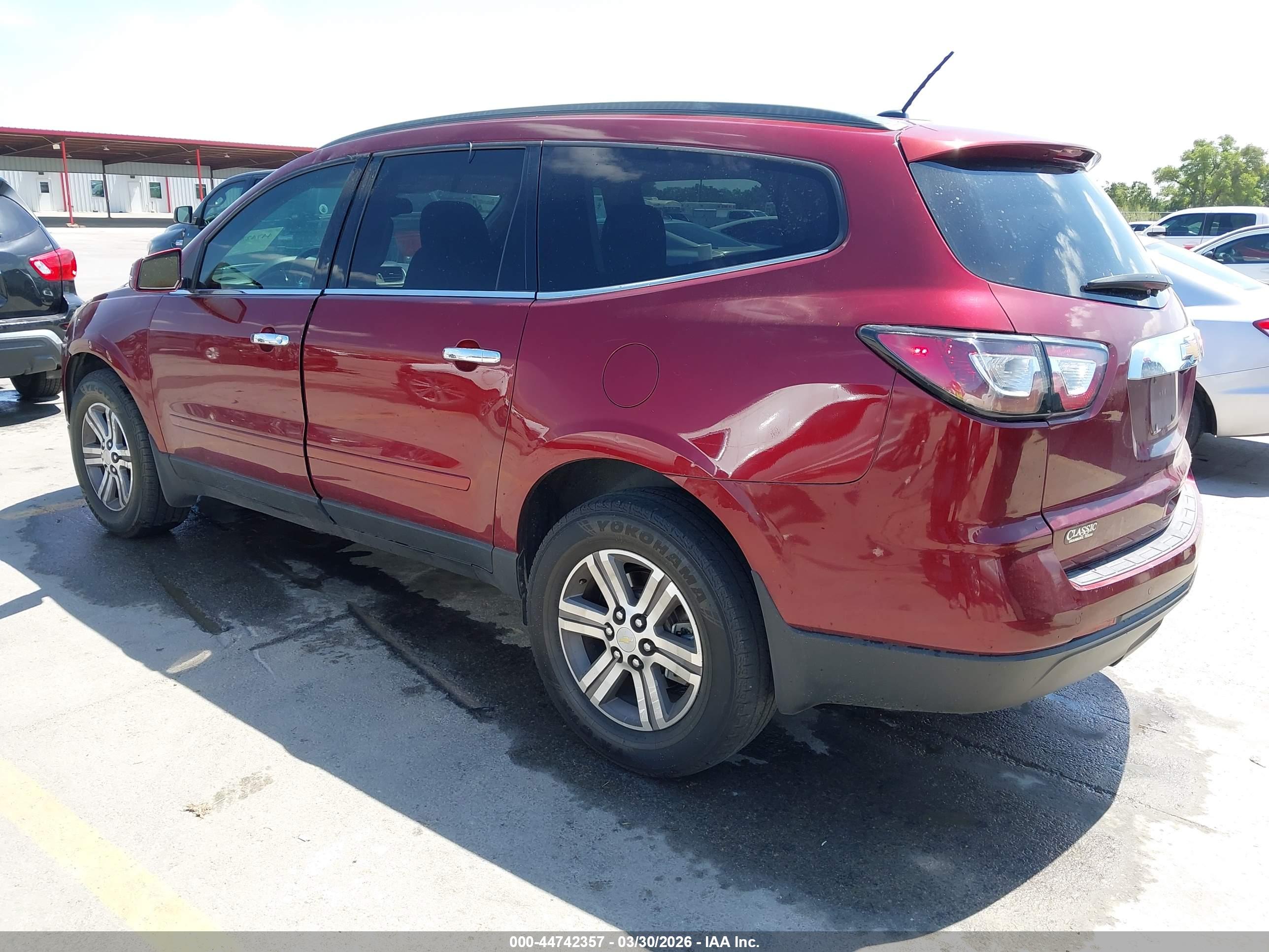 CHEVROLET TRAVERSE image 3
