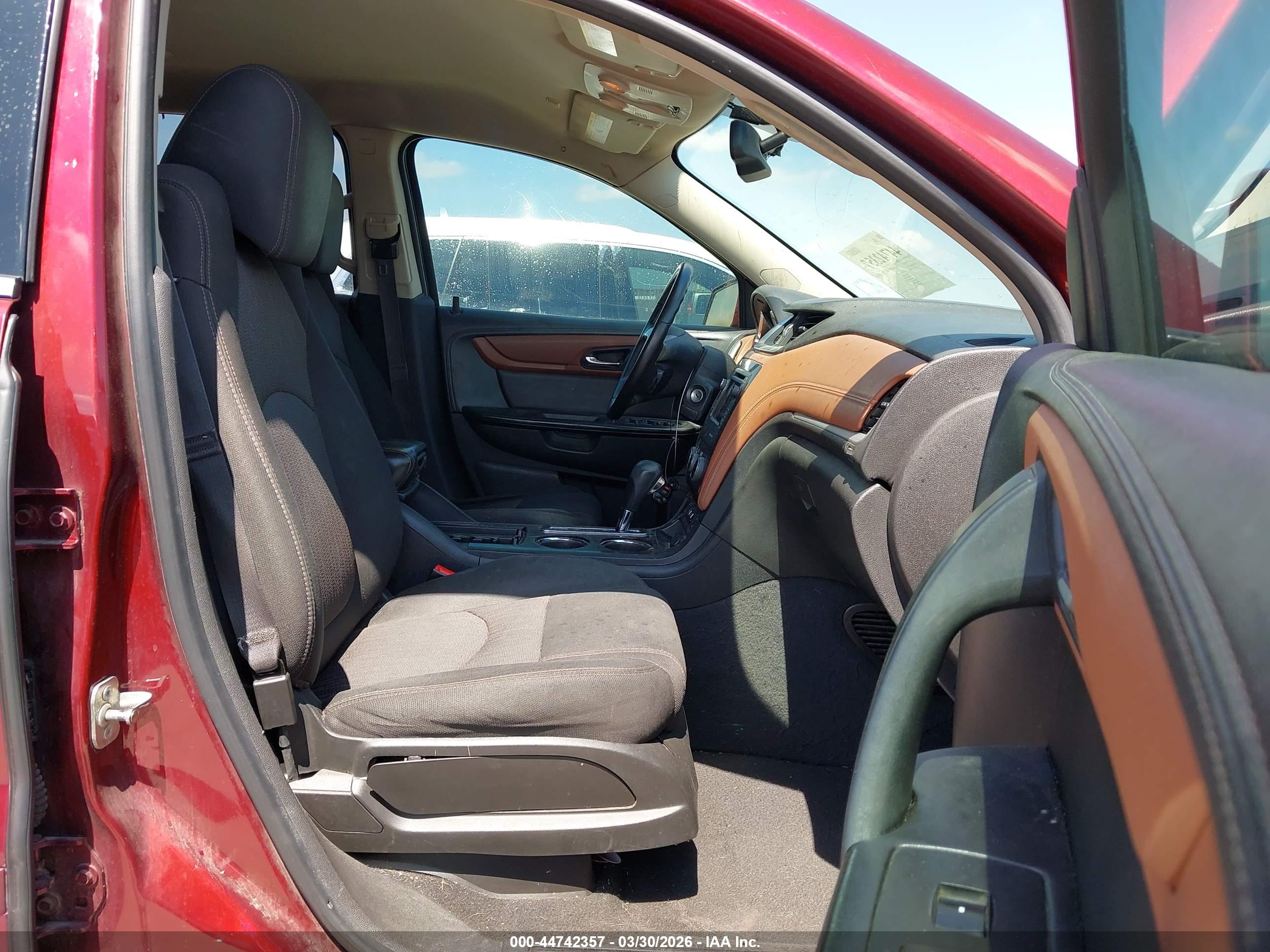 CHEVROLET TRAVERSE image 5