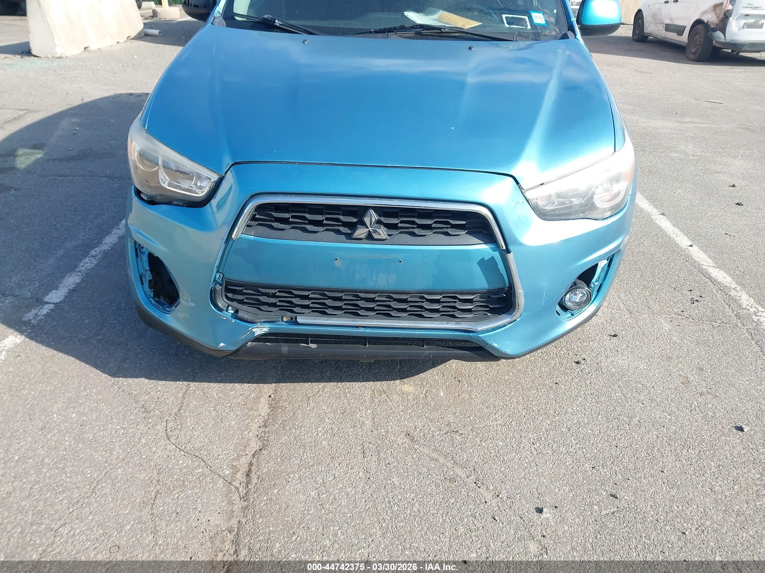 MITSUBISHI OUTLANDER image 6