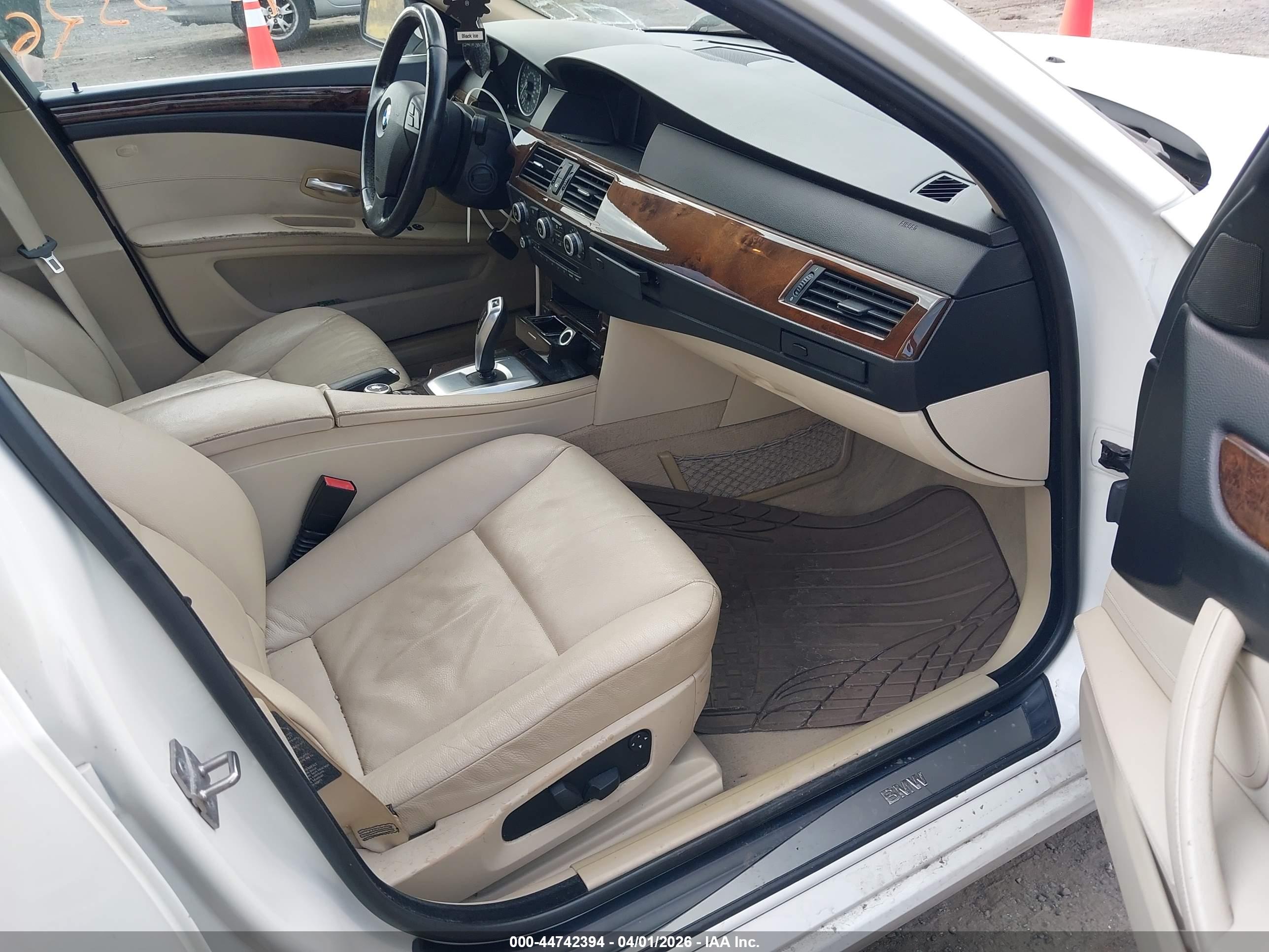 BMW 528I image 5