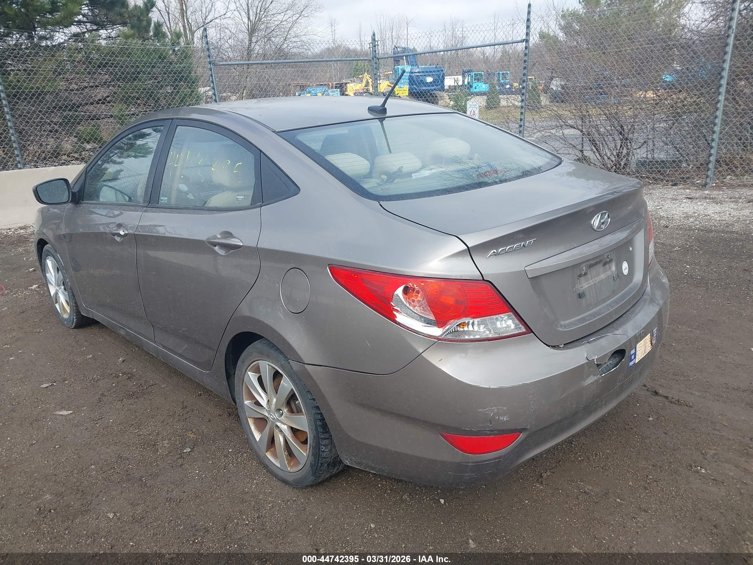 HYUNDAI ACCENT image 3