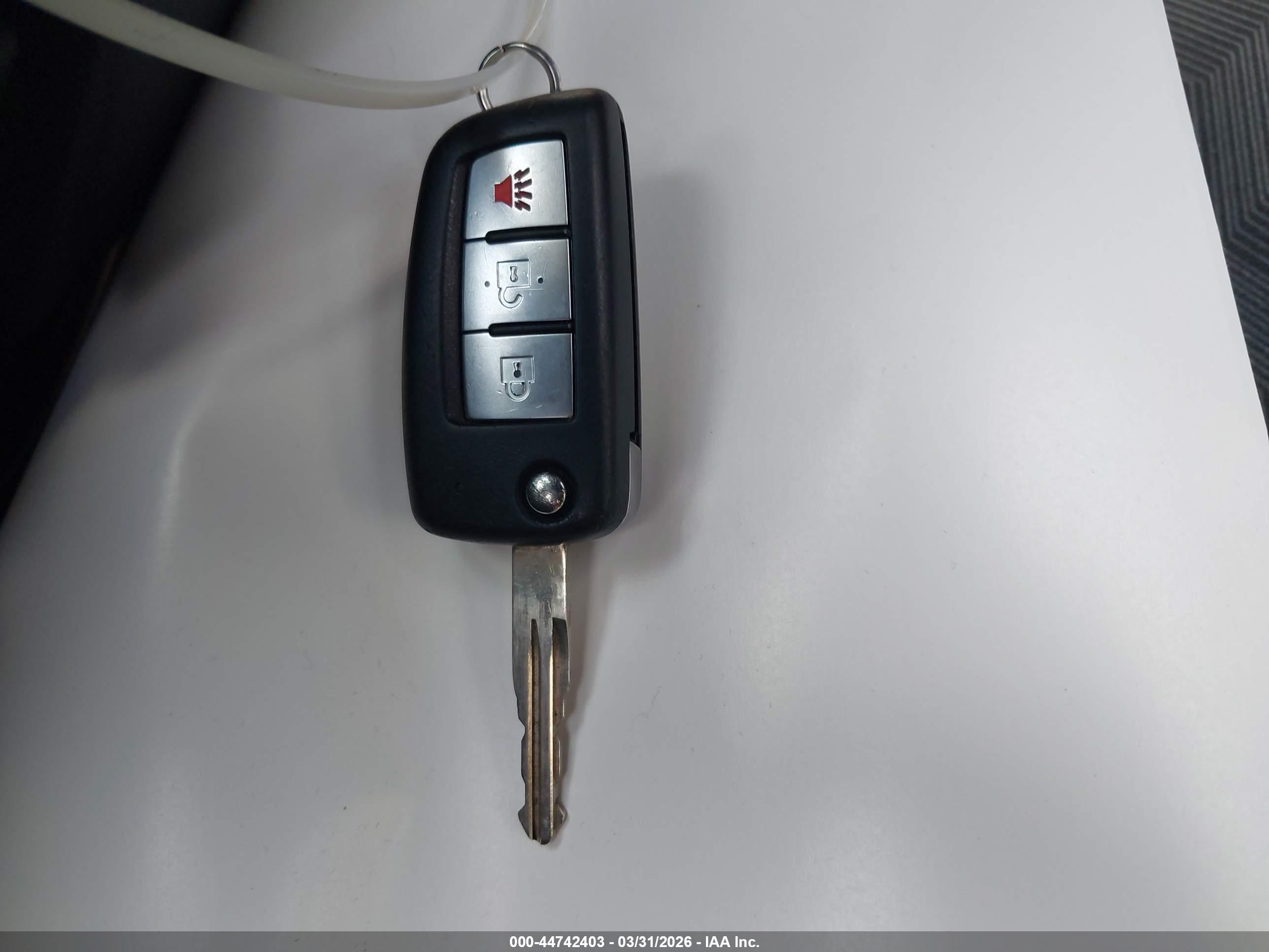 NISSAN ROGUE image 11