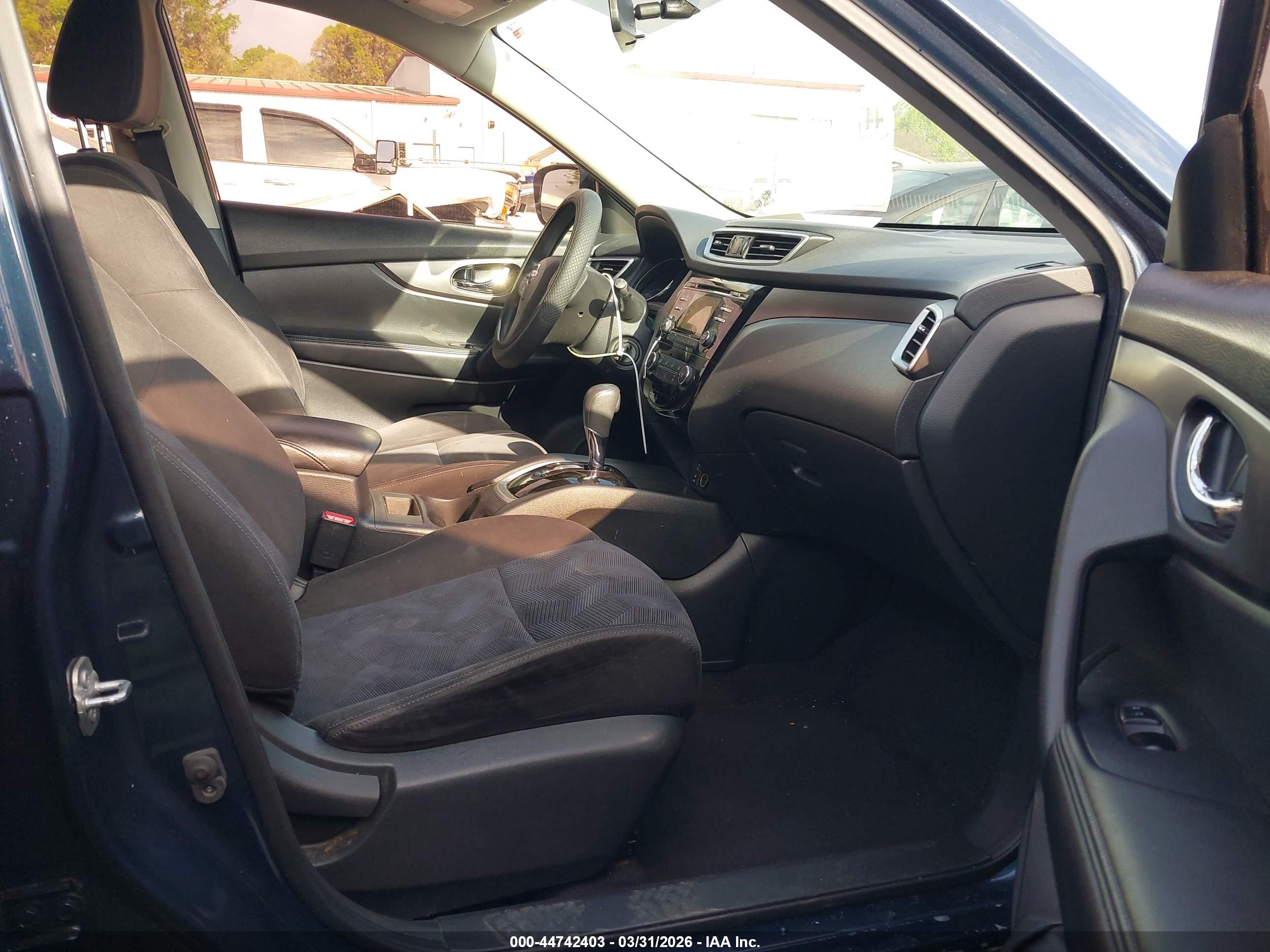 NISSAN ROGUE image 5