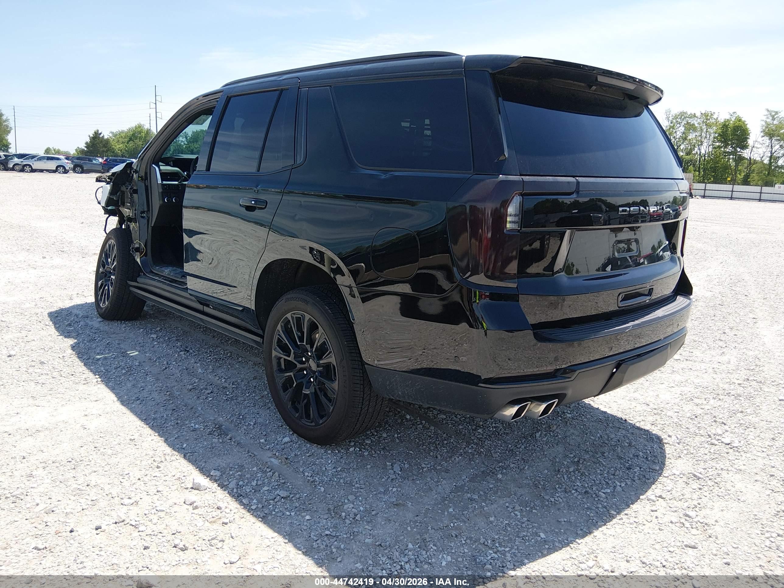 GMC YUKON image 3