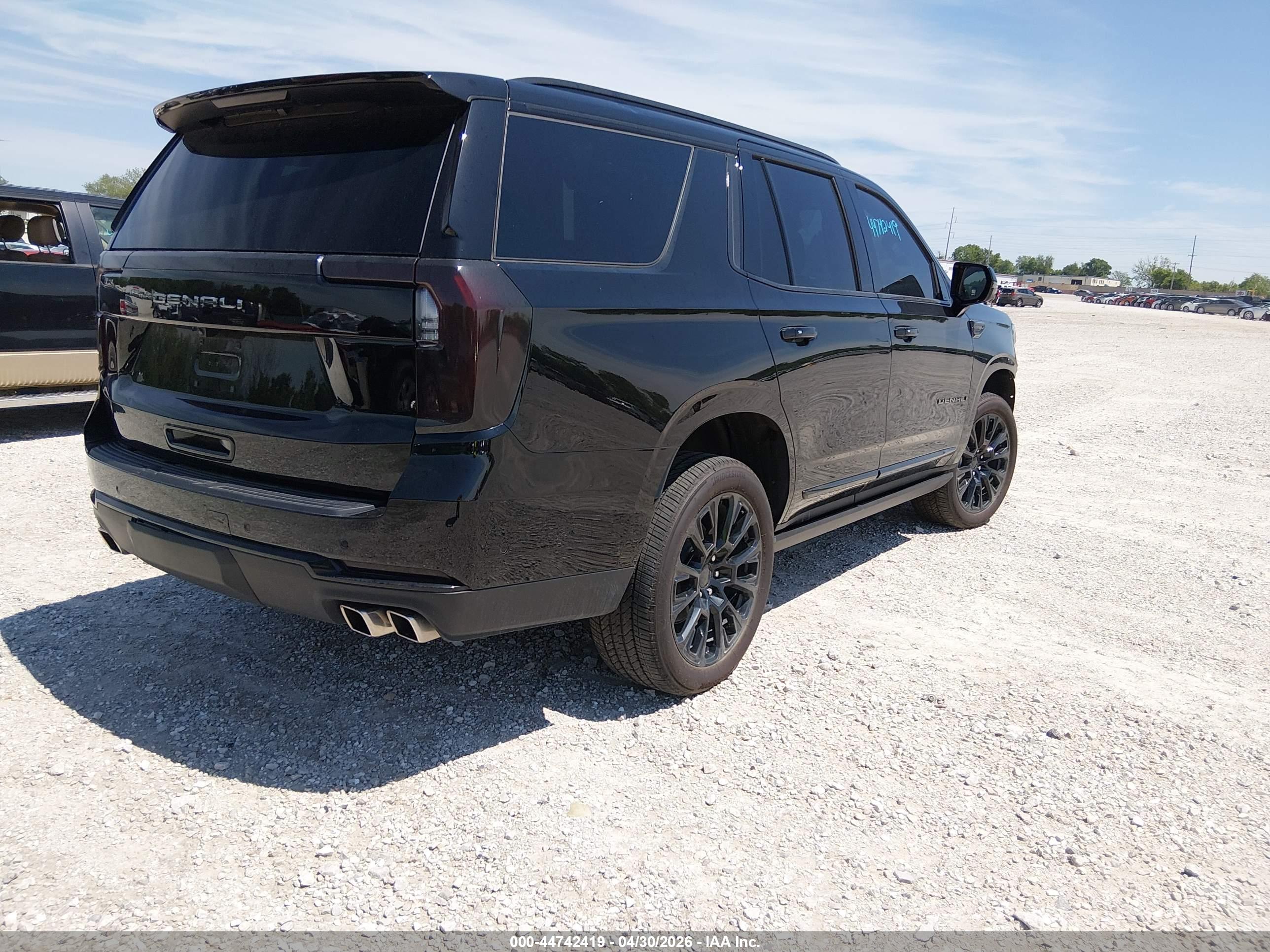 GMC YUKON image 4