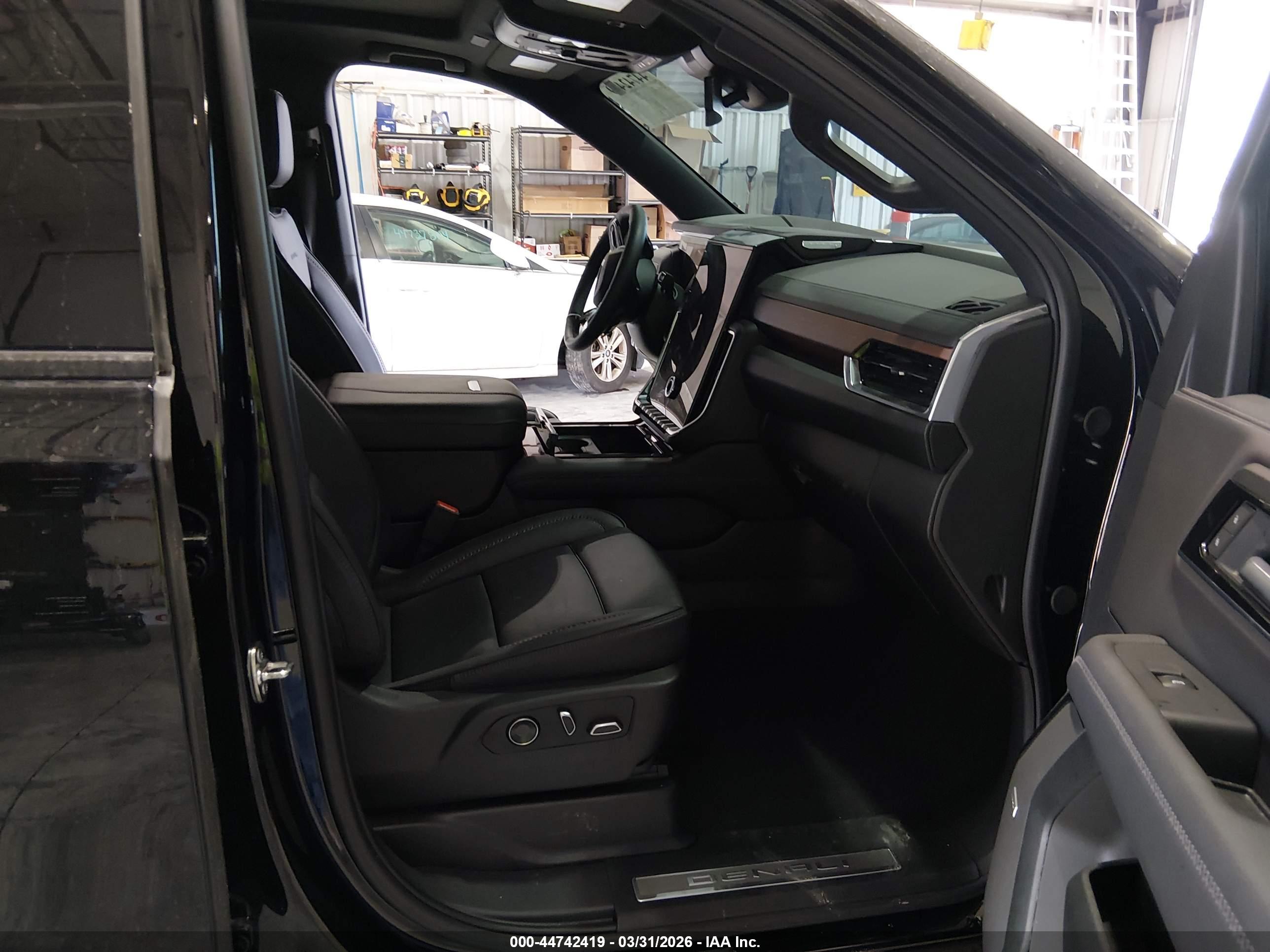 GMC YUKON image 5