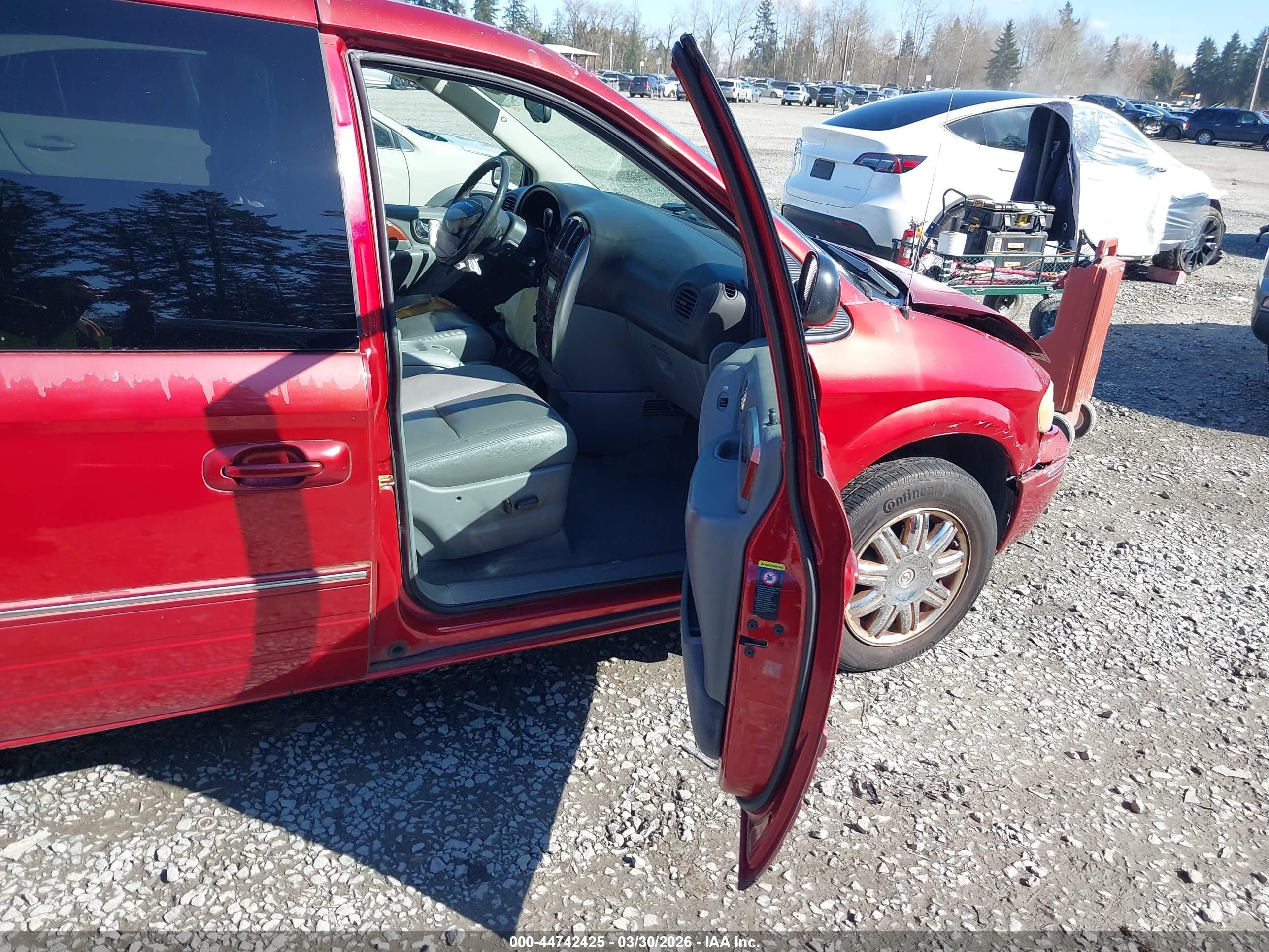 CHRYSLER TOWN image 5