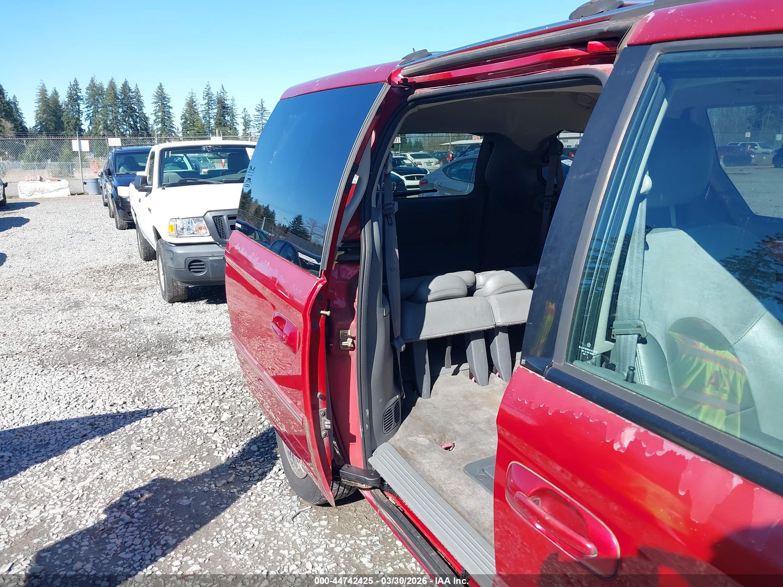 CHRYSLER TOWN image 8
