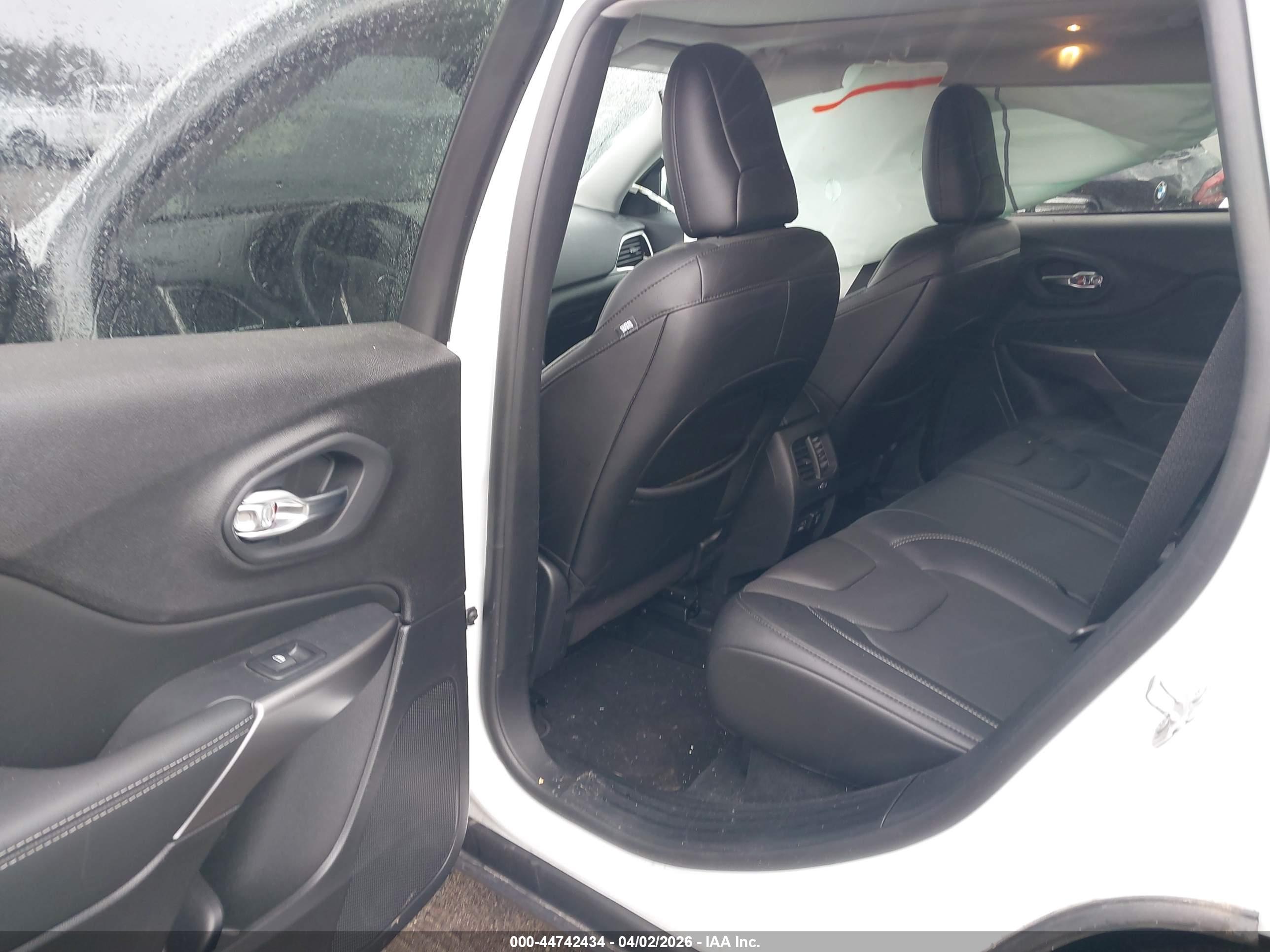 JEEP CHEROKEE image 8