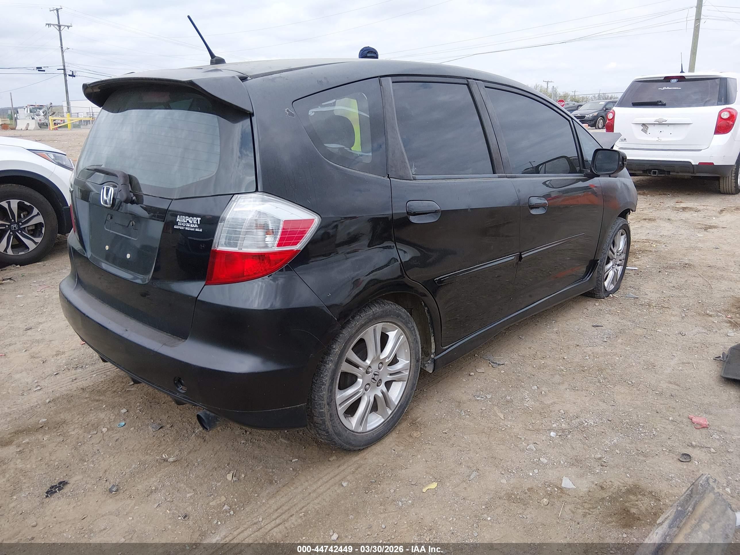 HONDA FIT image 4