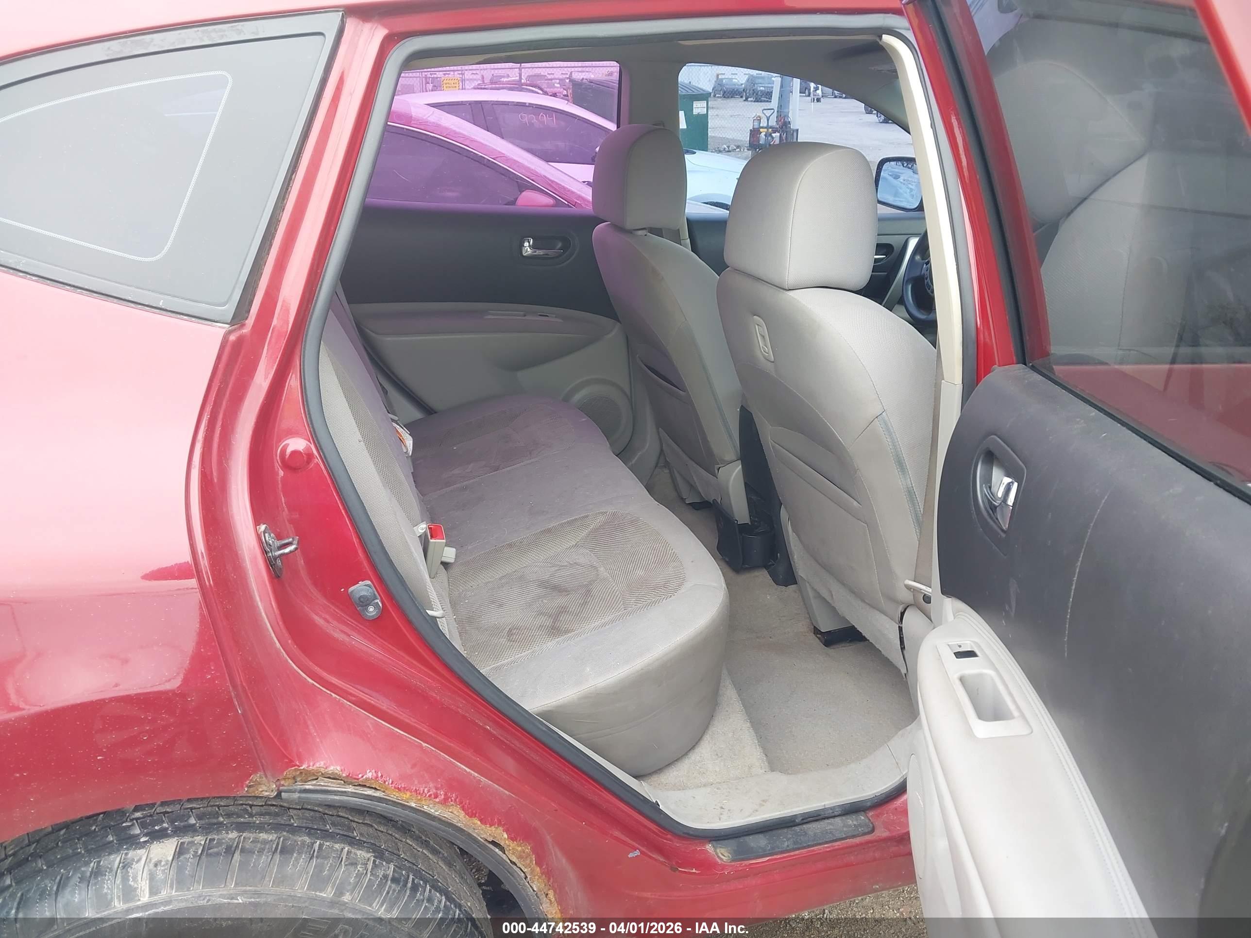 NISSAN ROGUE image 8