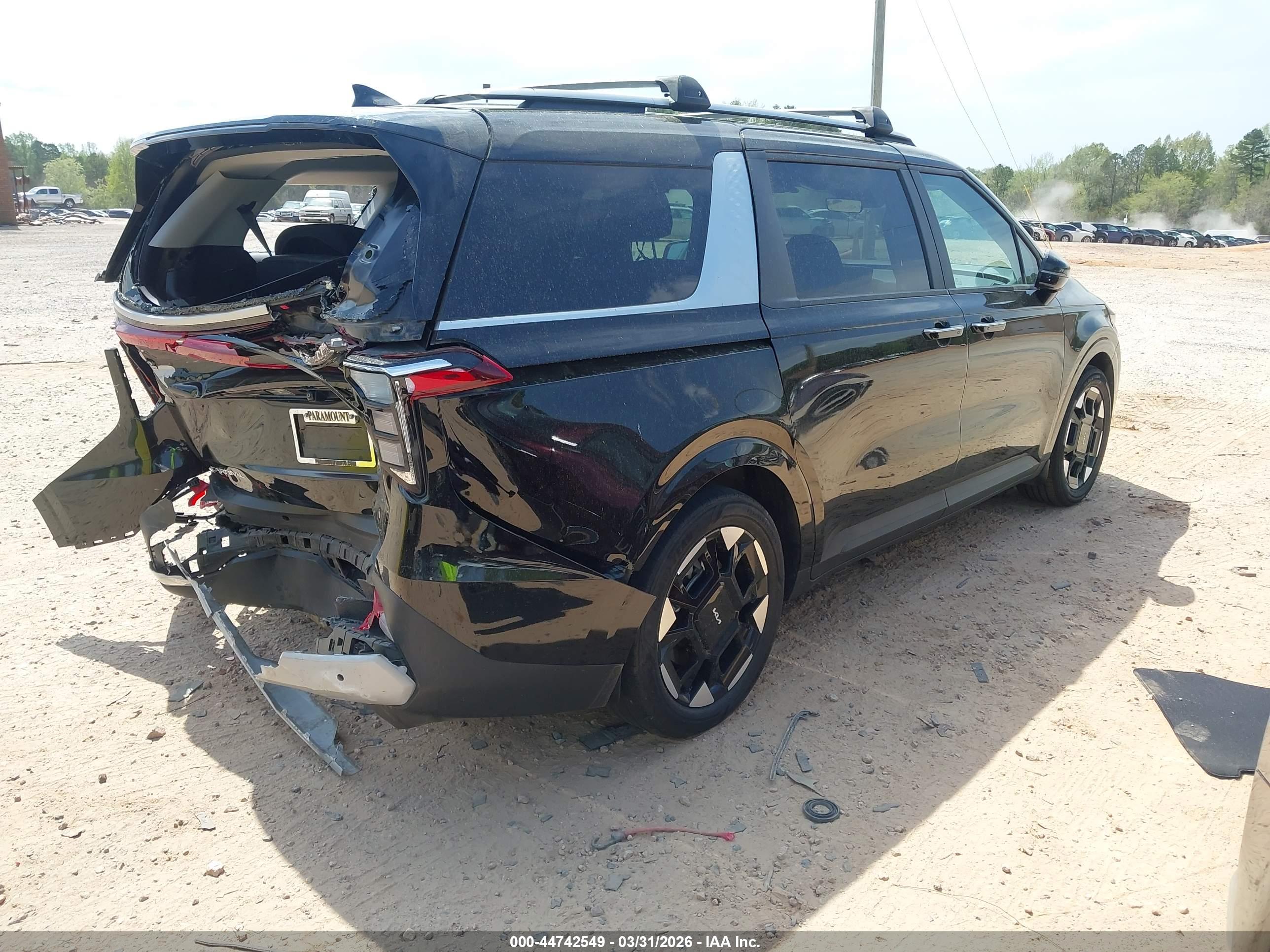 KIA CARNIVAL image 4