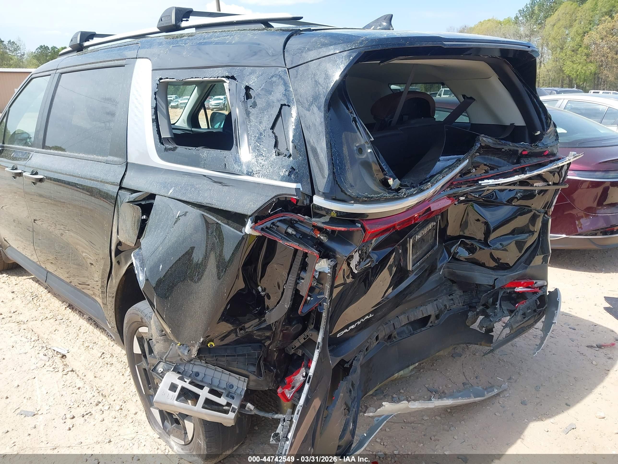 KIA CARNIVAL image 6