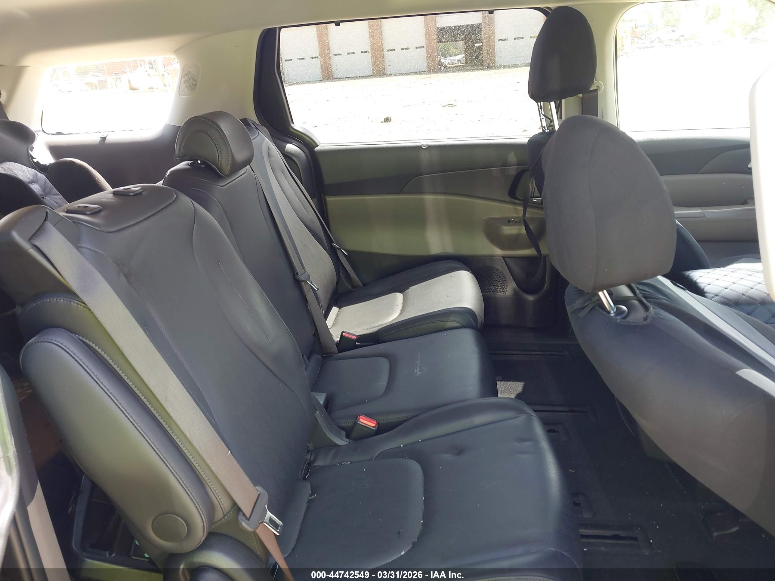 KIA CARNIVAL image 8