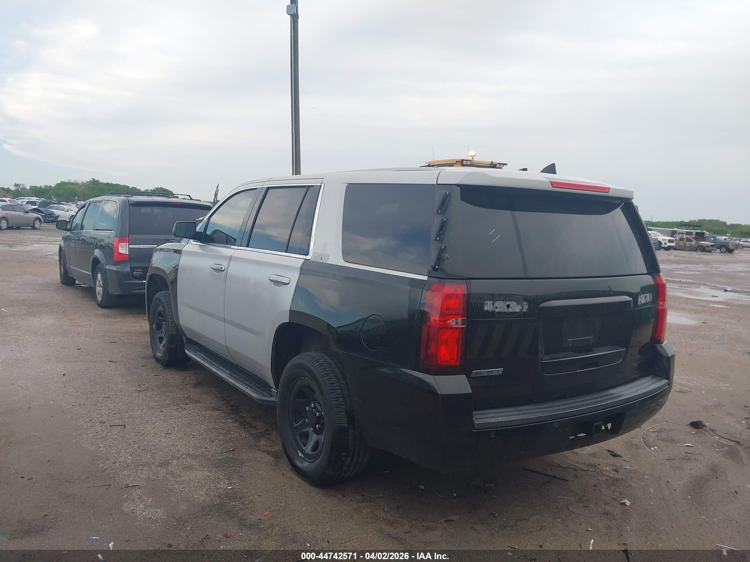 CHEVROLET TAHOE image 3